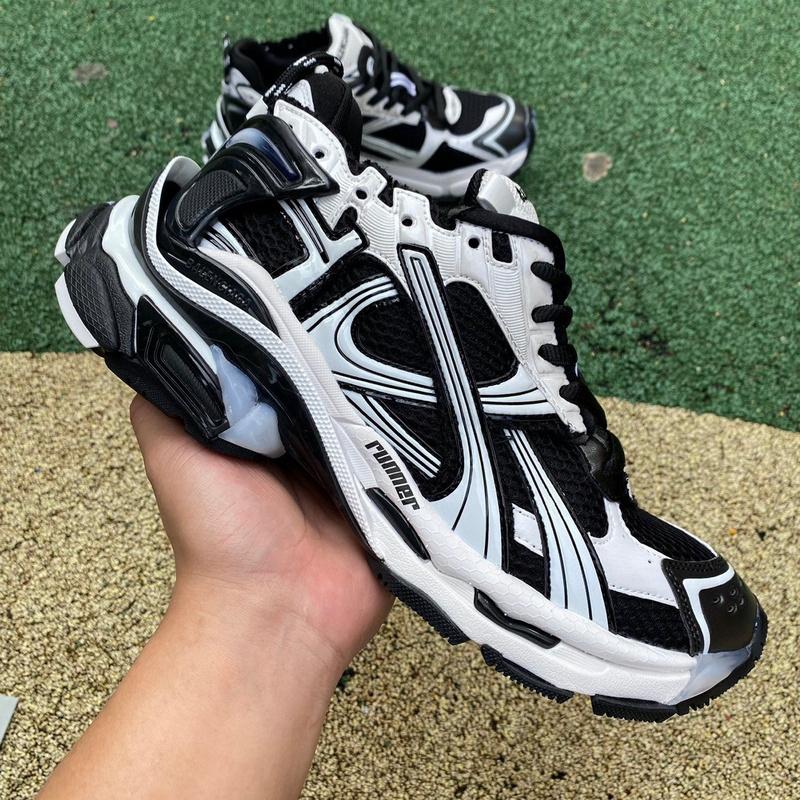 Balenciaga Runner 7.5  Sneaker  - PerfectKickZ