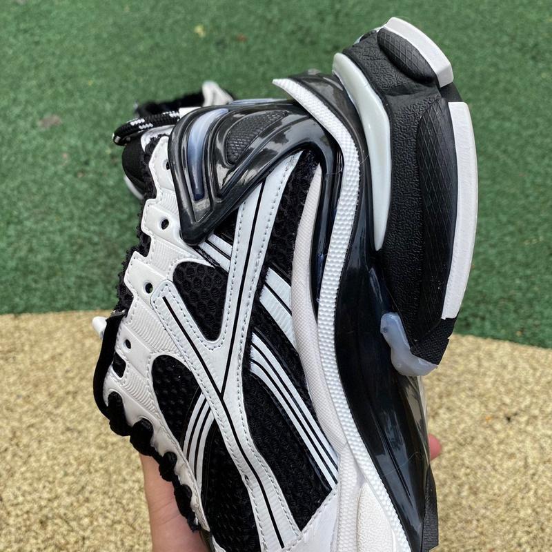 Balenciaga Runner 7.5  Sneaker  - PerfectKickZ