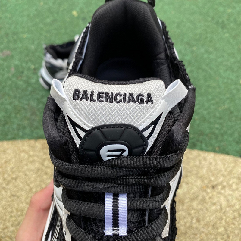 Balenciaga Runner 7.5  Sneaker  - PerfectKickZ