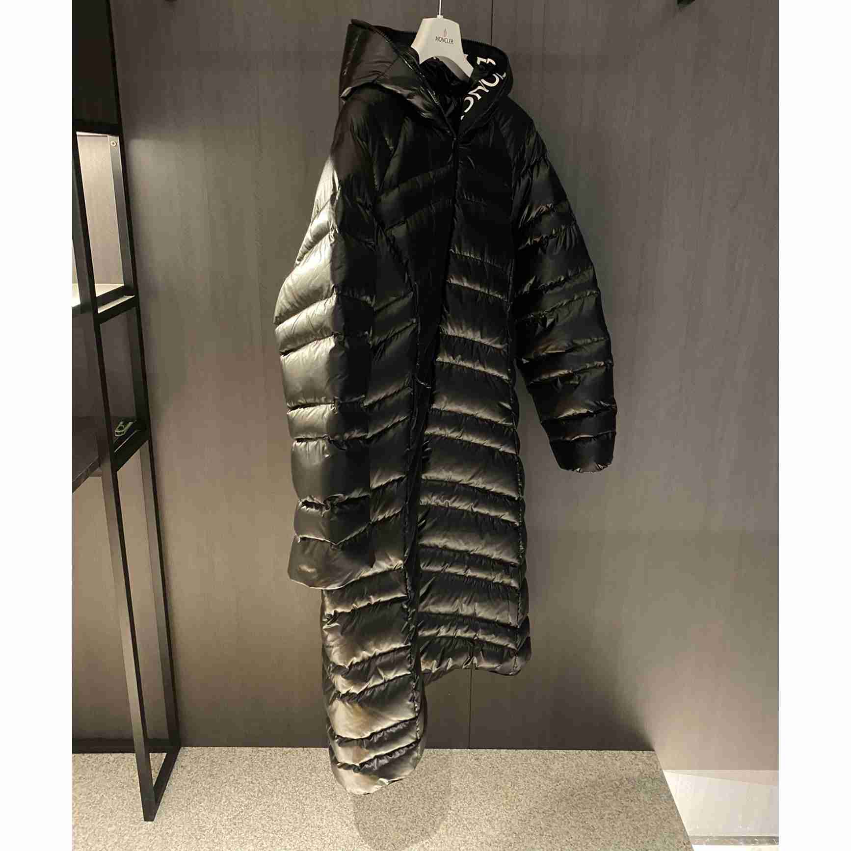 Moncler Tumen Long Down Jacket - 