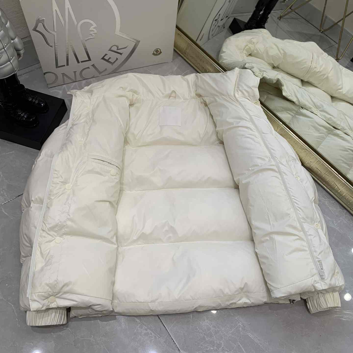 Moncler Misam short down jacket - PerfectKickZ