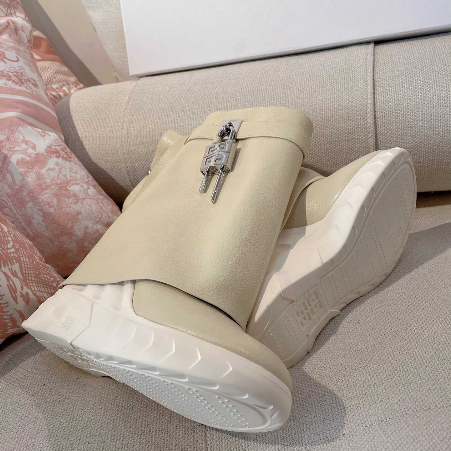 Givenchy Shark Lock Leather Ankle Boot - PerfectKickZ