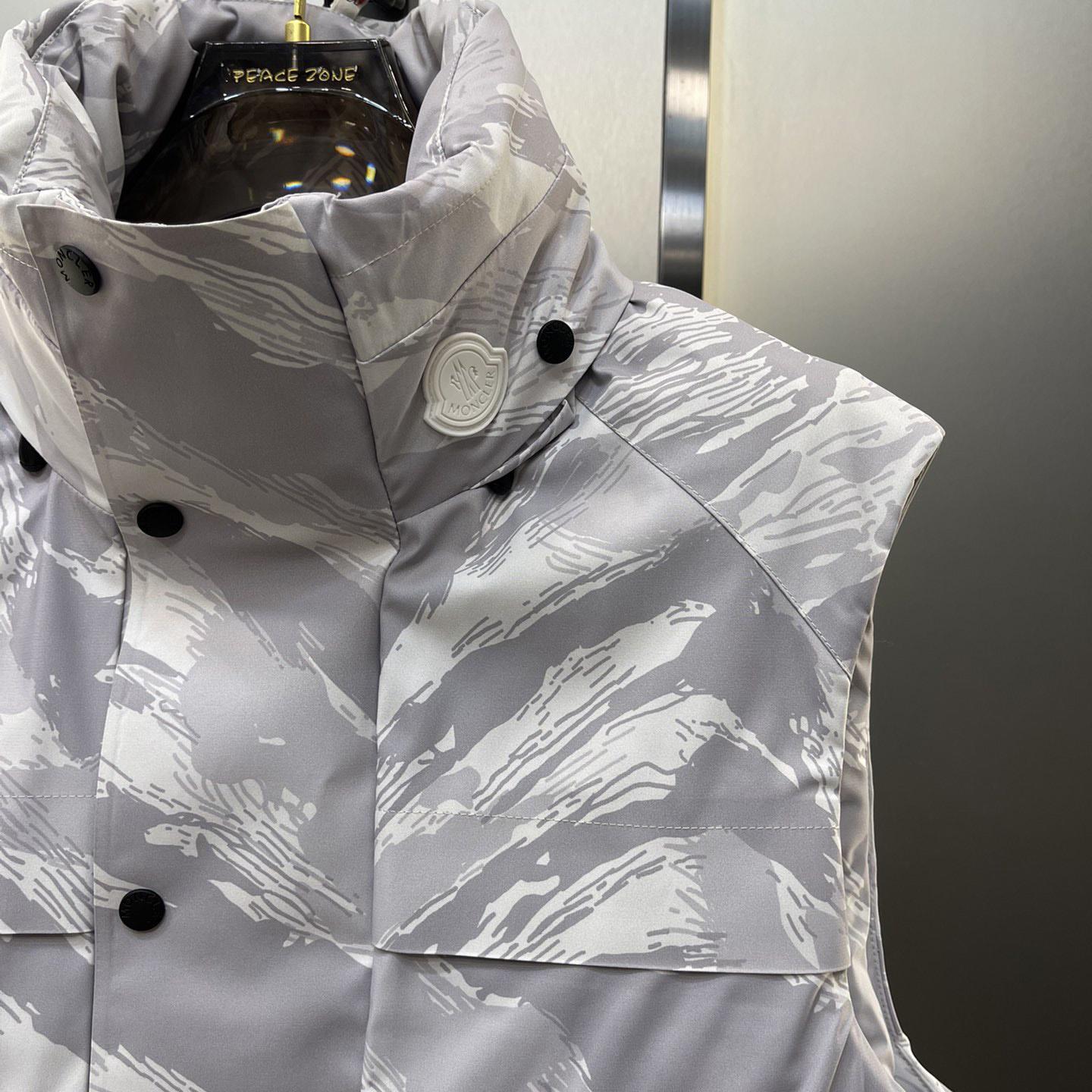 Moncler x HYKE Vanilis Padded Gilet - PerfectKickZ