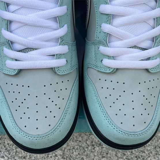 Concepts x TIFFANY CO. x Nike SB Dunk Low  Sneakers      BV1310-402 - PerfectKickZ