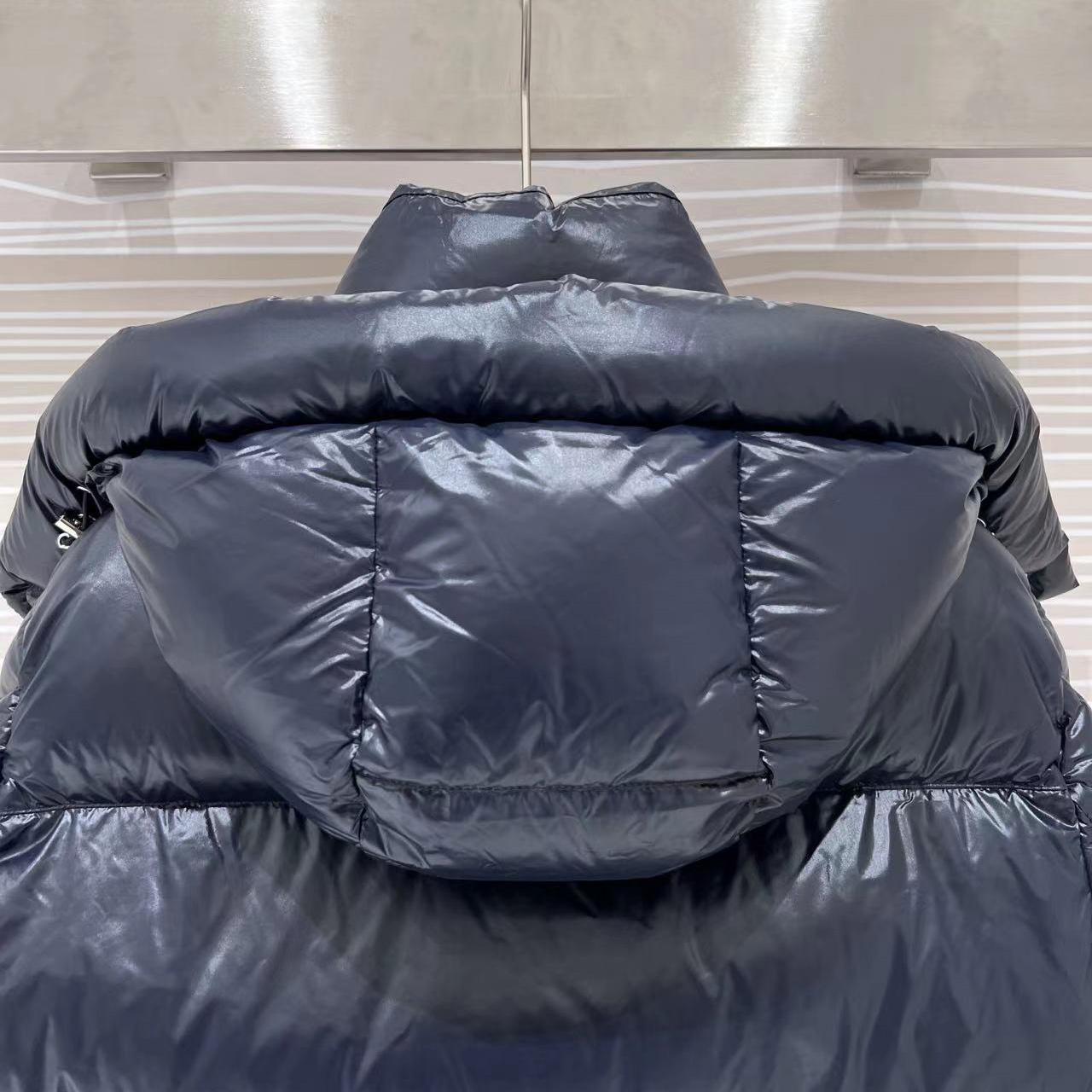 Moncler Montbeliard Short Down Jacket - PerfectKickZ