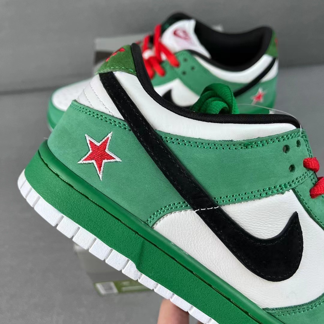 Nike Dunk SB Low Sneakers     304292-302 - PerfectKickZ