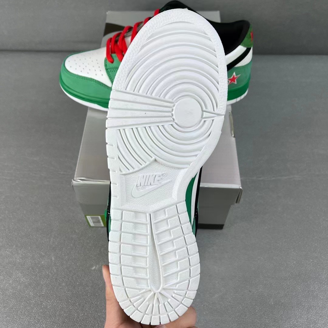 Nike Dunk SB Low Sneakers     304292-302 - 