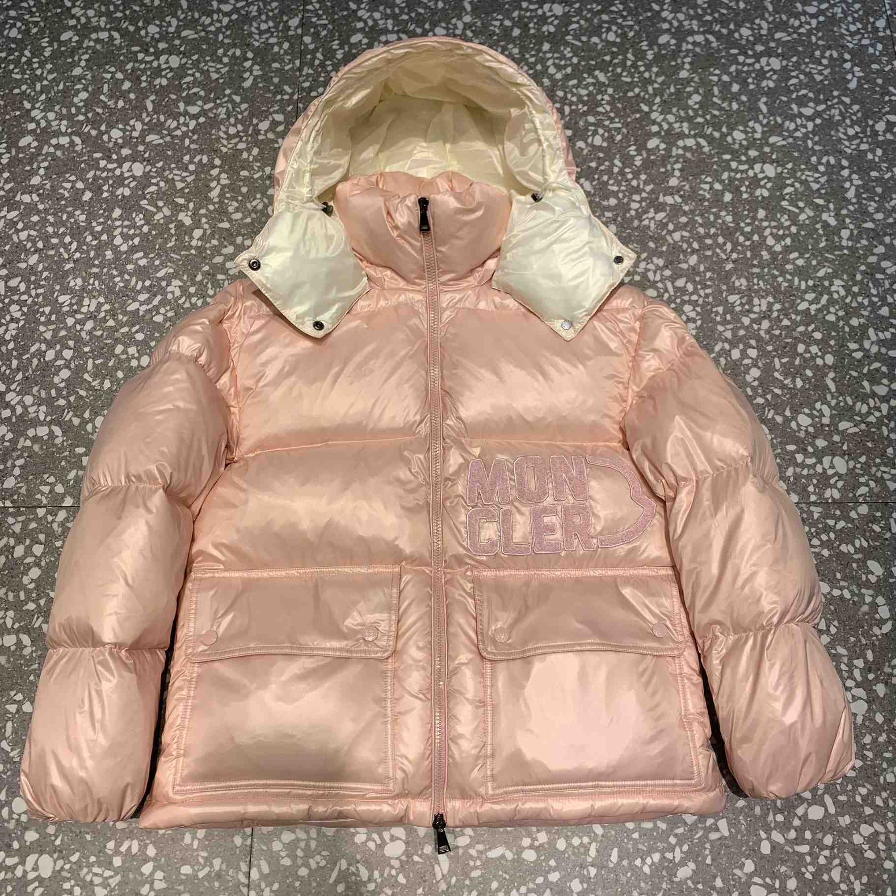 Moncler Abbaye Short Down Jacket - 