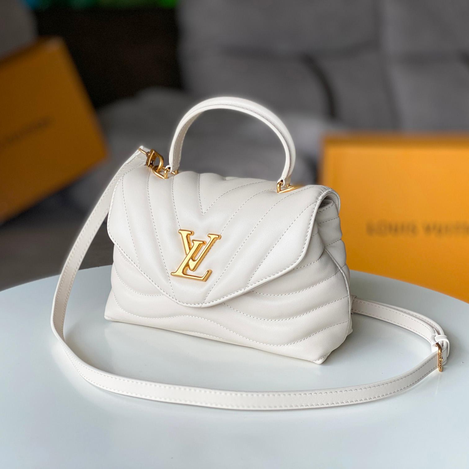 Louis Vuitton Hold Me (23x15x10cm)  M21797 - PerfectKickZ