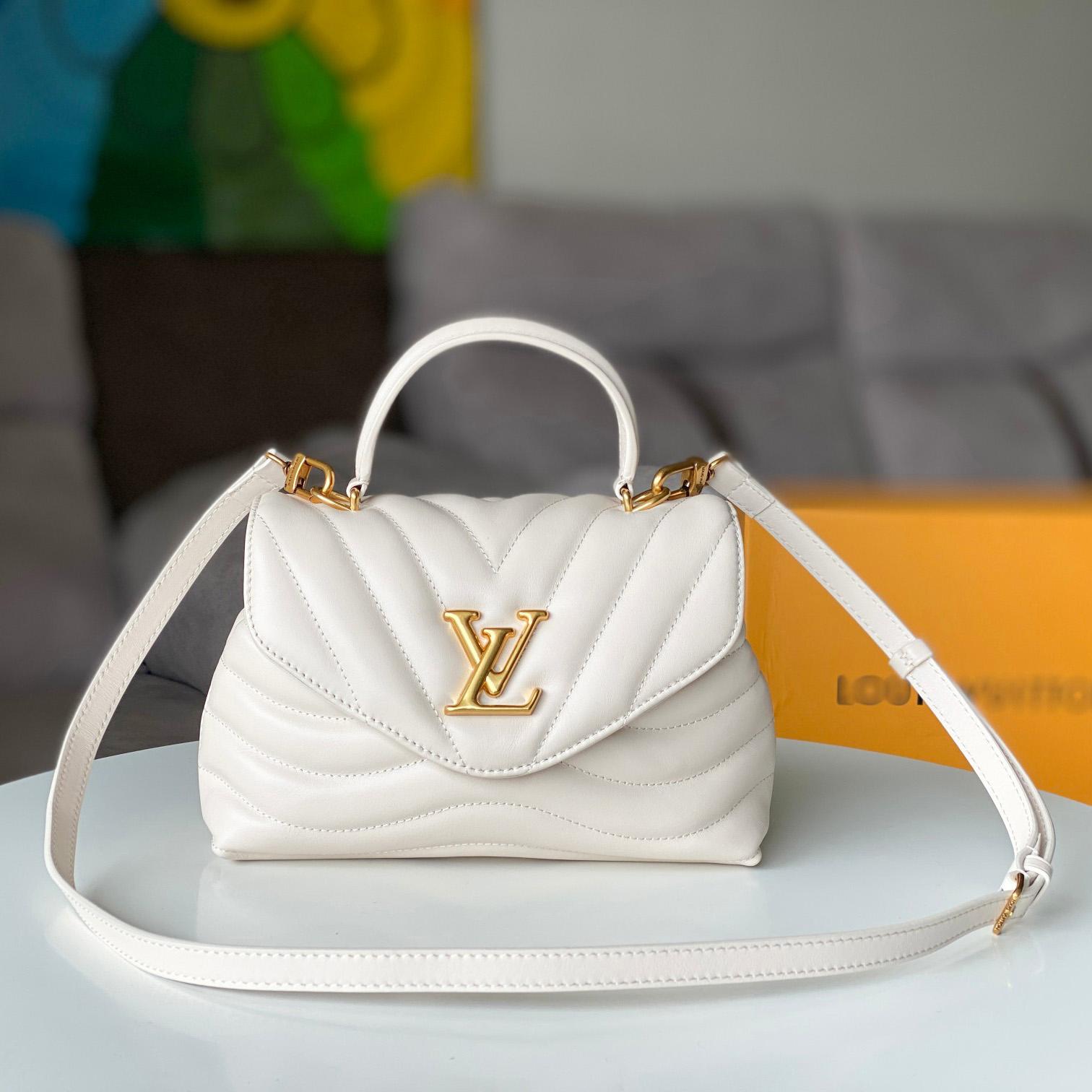 Louis Vuitton Hold Me (23x15x10cm)  M21797 - PerfectKickZ