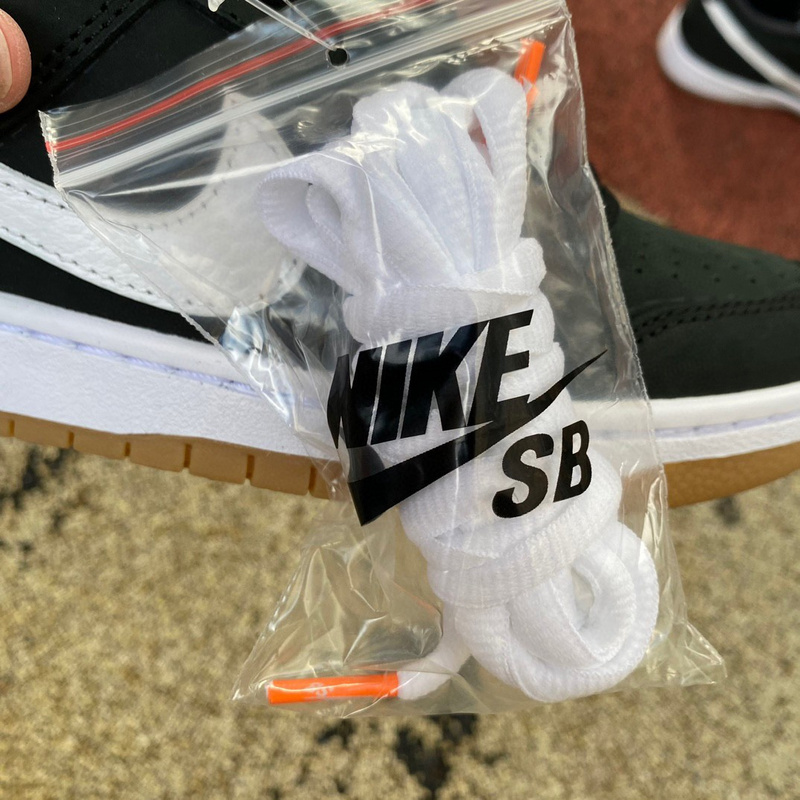 Nike Dunk SB Low Sneaker      CD2563-001 - PerfectKickZ