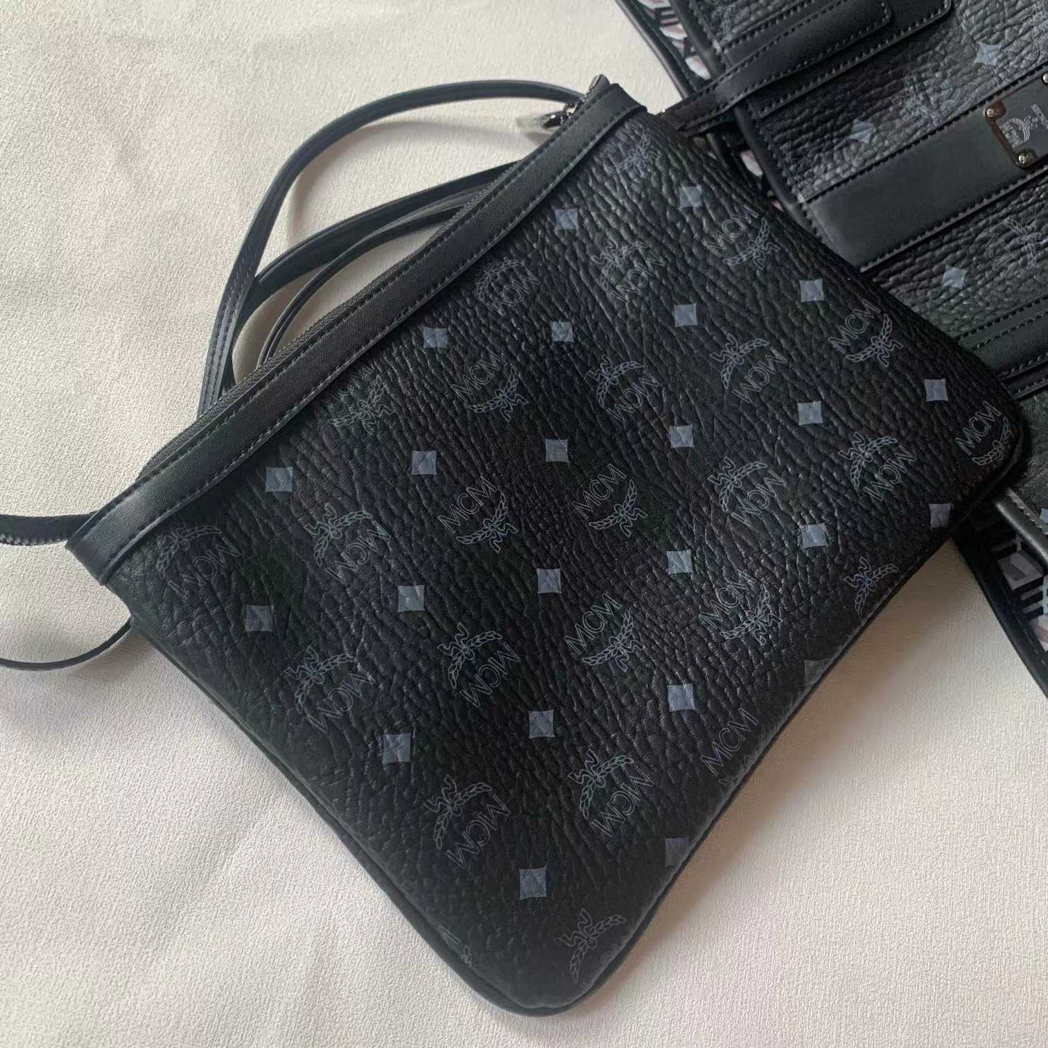 MCM Reversible Liz Shopper In Visetos - PerfectKickZ