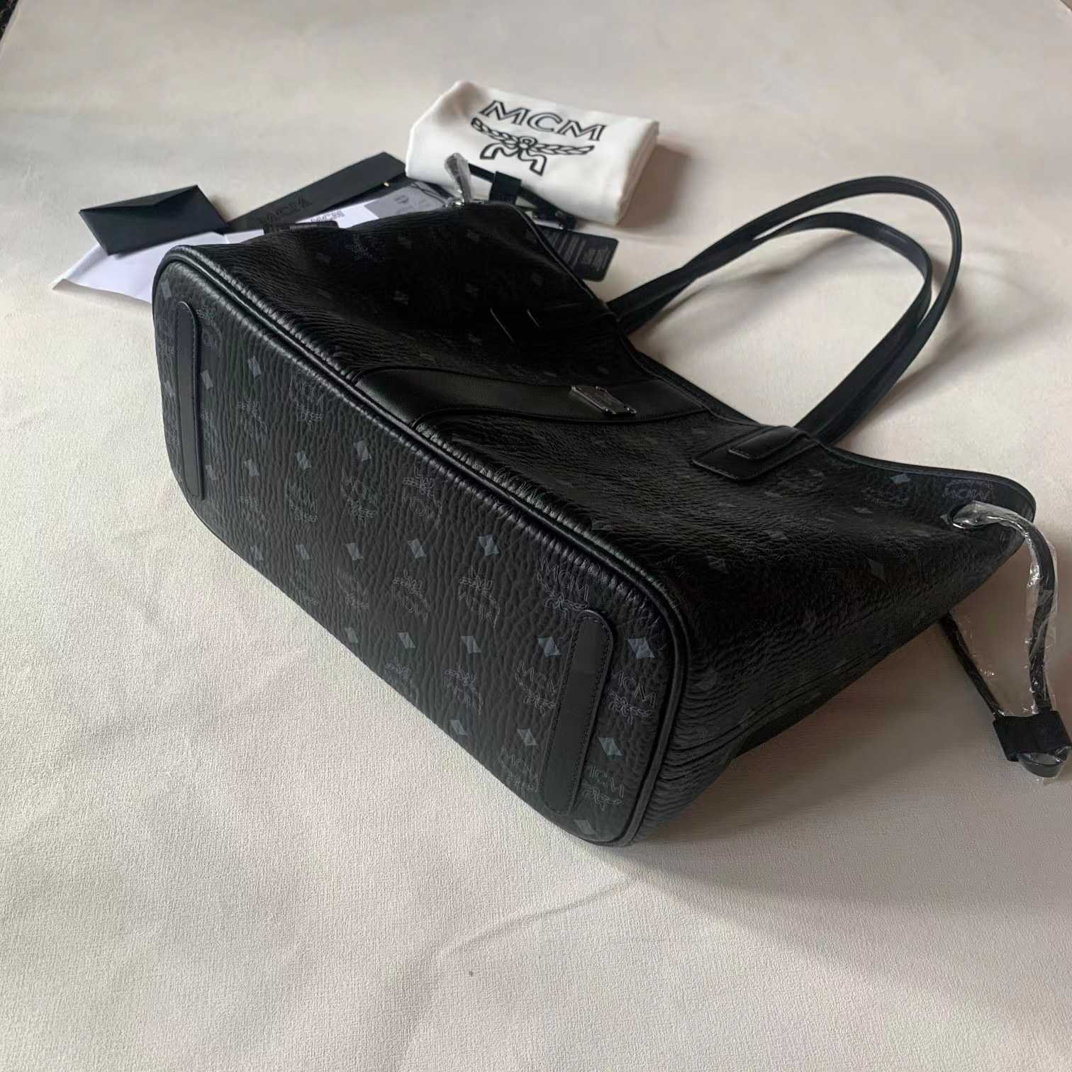 MCM Reversible Liz Shopper In Visetos - PerfectKickZ