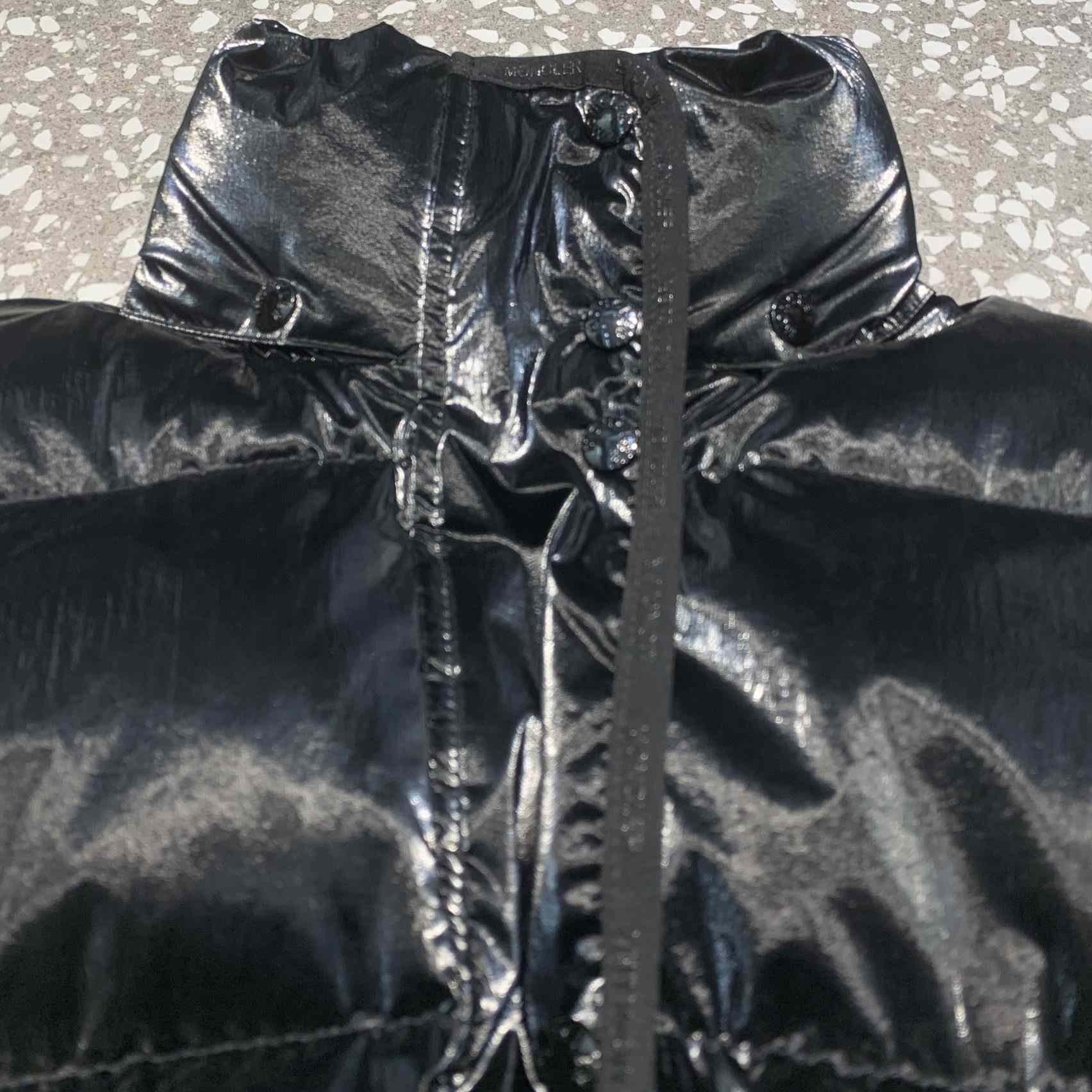 Moncler Herault Short Down Jacket  - PerfectKickZ
