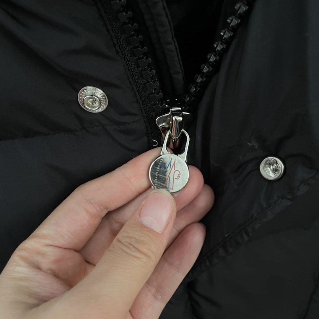 Moncler Vezere Short Down Jacket - PerfectKickZ