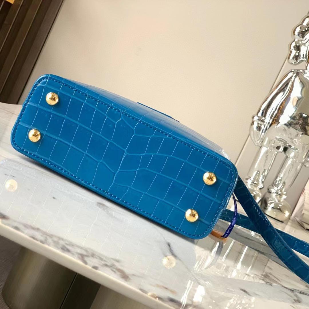 Louis Vuitton Capucines BB (21-14-8cm) - PerfectKickZ
