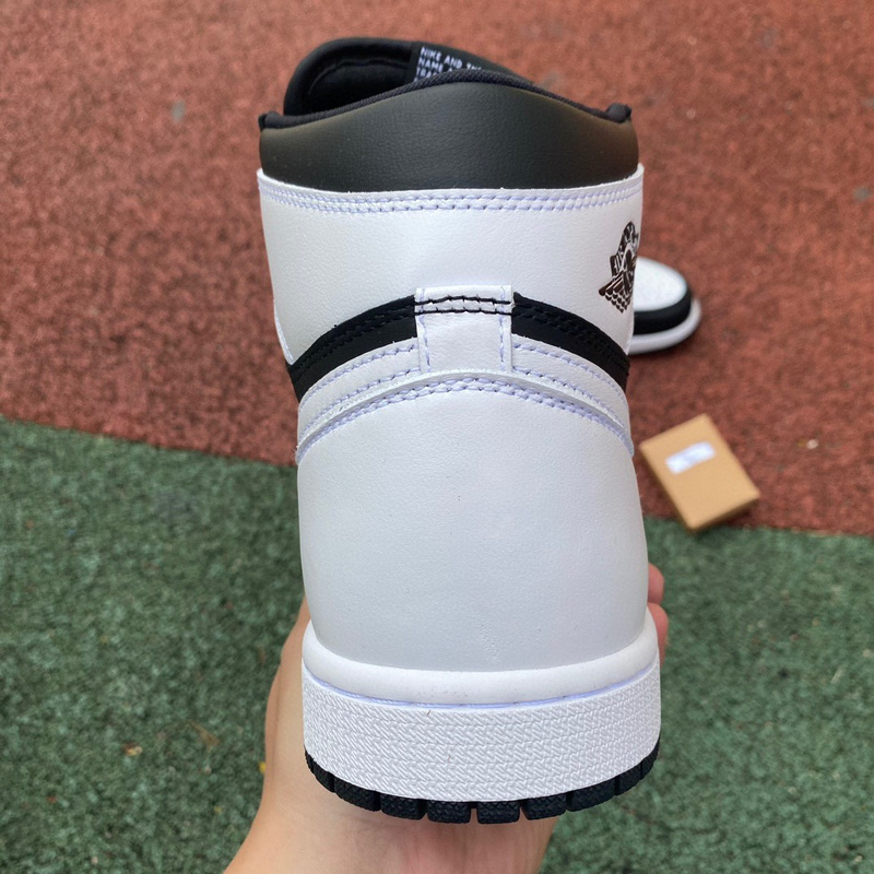  AirJordan 1 AJ 1 High OG “Reverse Panda” Sneaker     dz5485-010 - PerfectKickZ