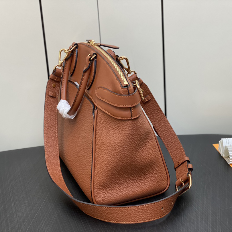 Louis Vuitton Lock It MM (36 x 29 x 15 cm)  M22925 - PerfectKickZ