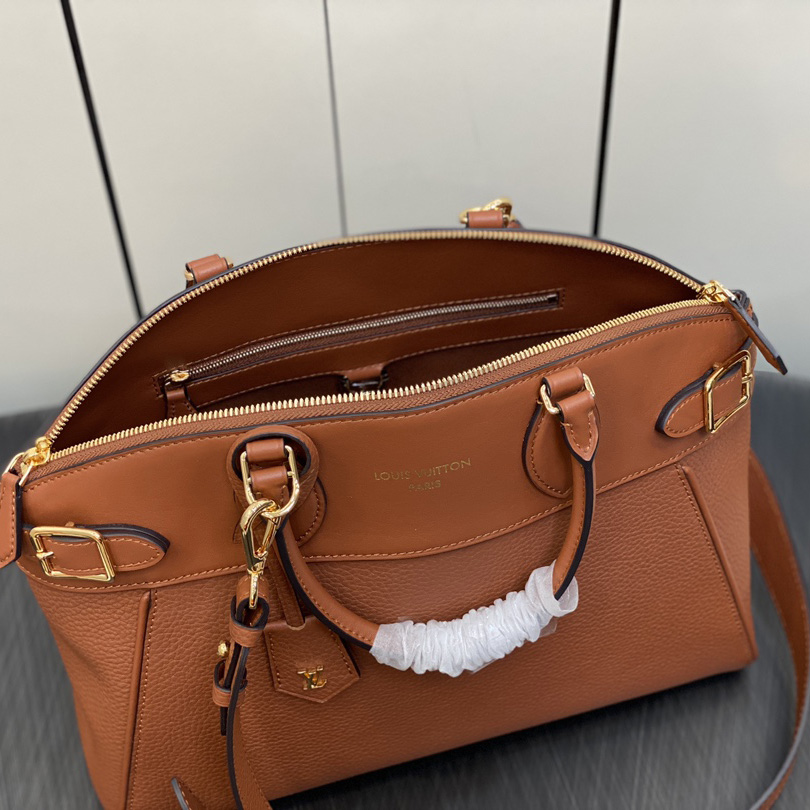 Louis Vuitton Lock It MM (36 x 29 x 15 cm)  M22925 - PerfectKickZ