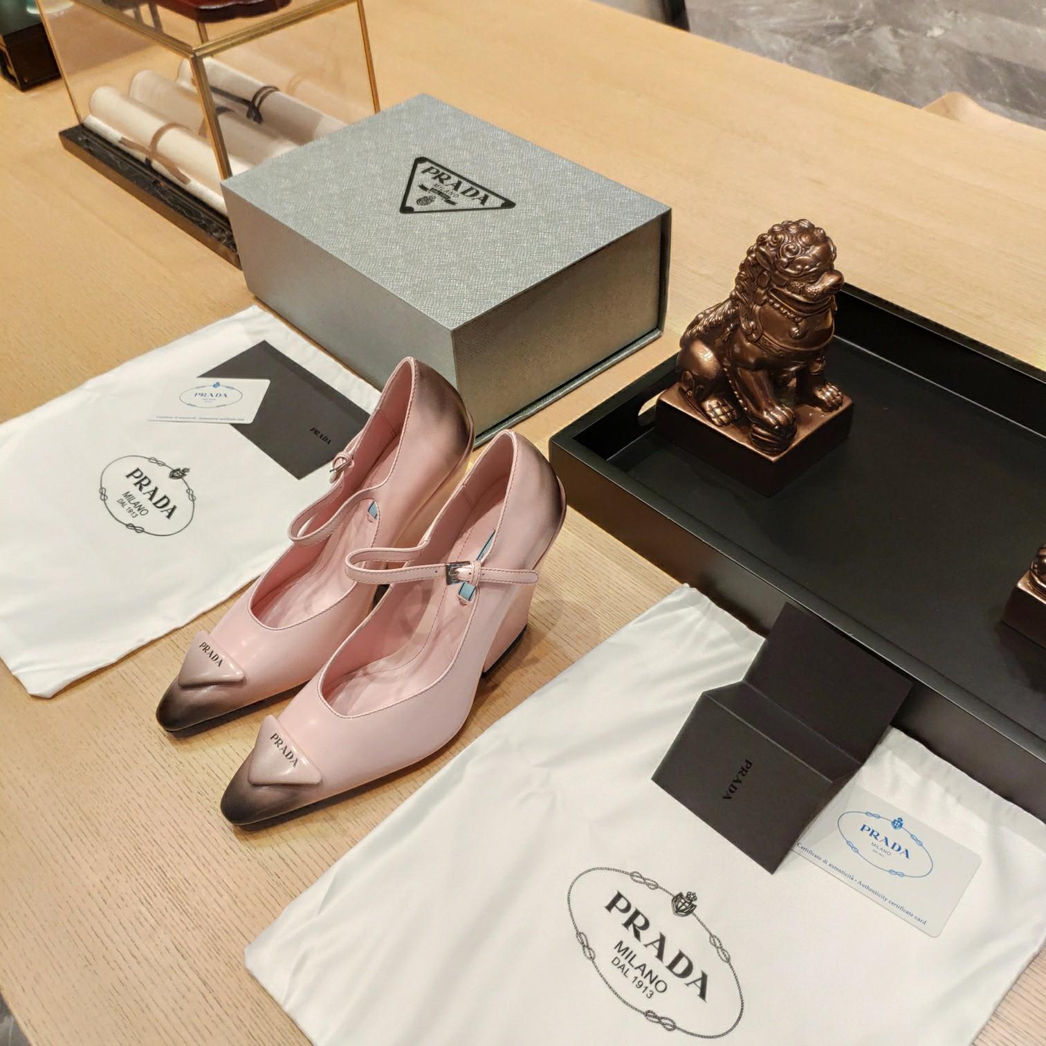 Prada Logo Toe Pumps - 