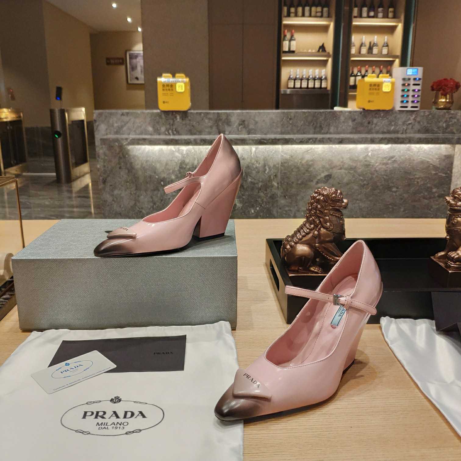 Prada Logo Toe Pumps - 
