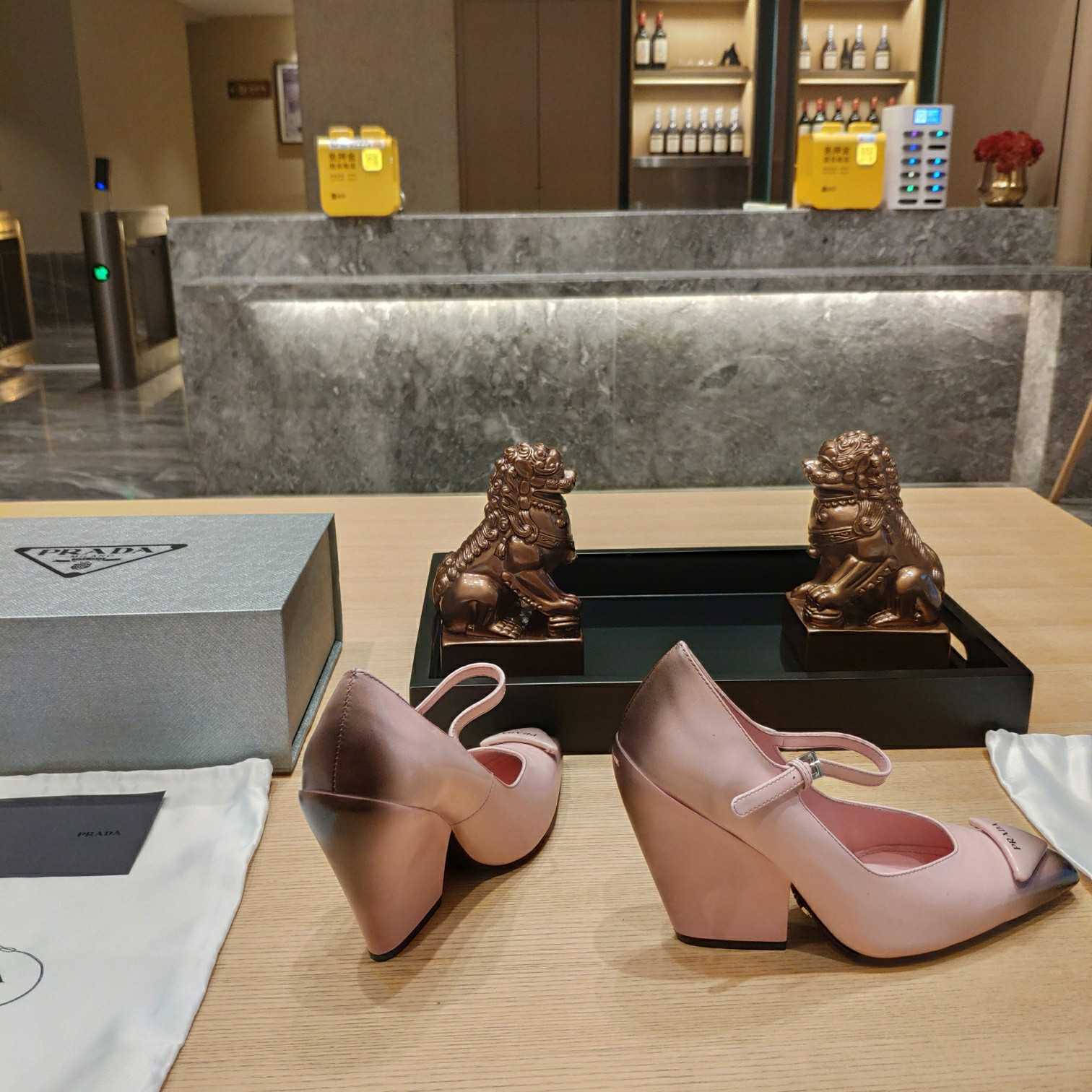 Prada Logo Toe Pumps - 