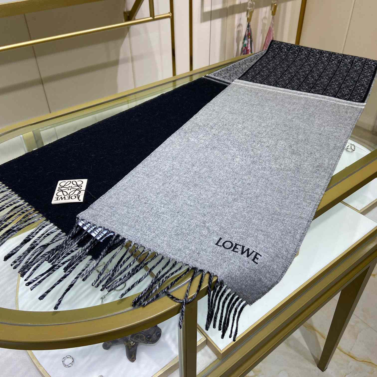 Loewe Scarf In Wool And Cashmere - PerfectKickZ