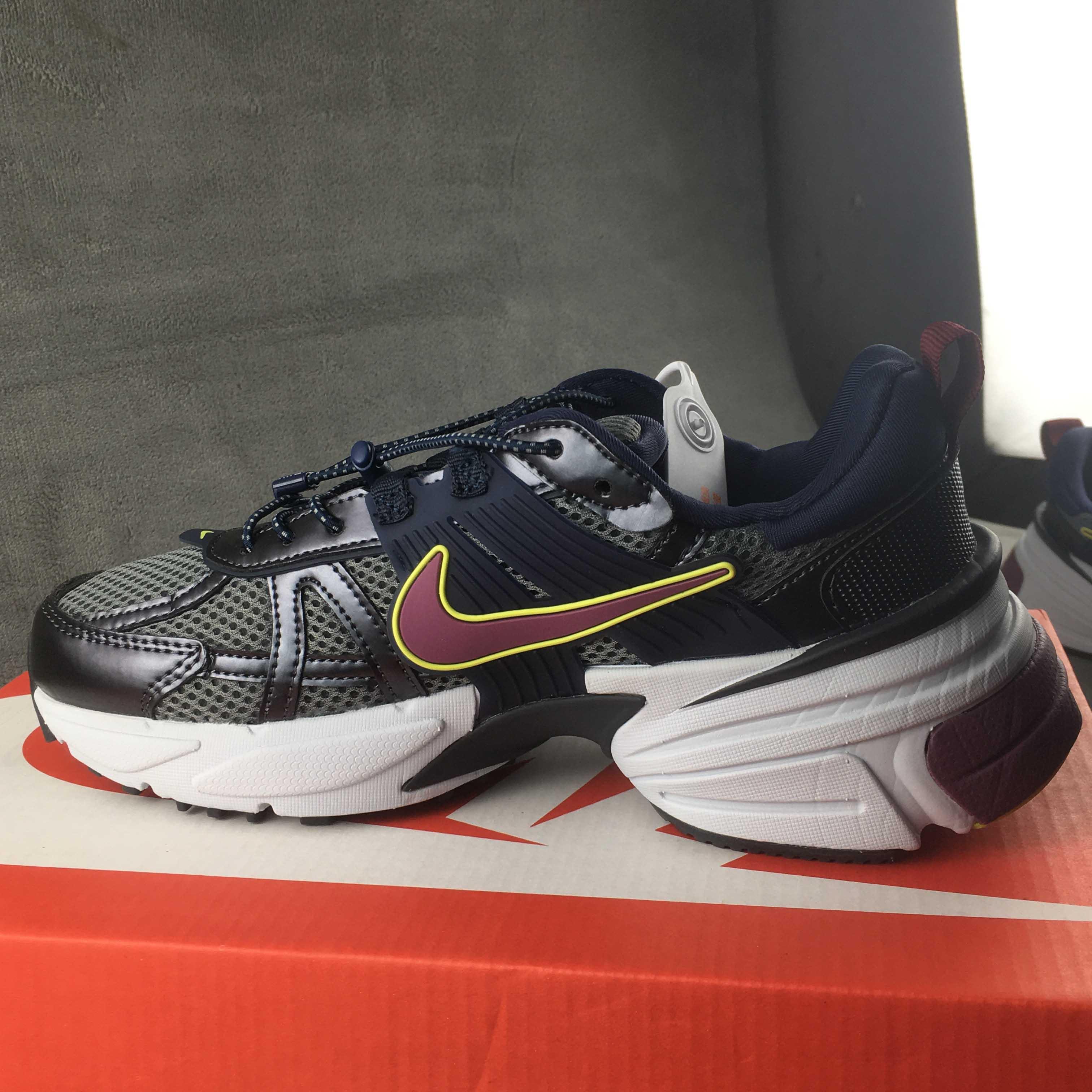 Nike V2K Runtekk  Sneaker            fd0736-400 - PerfectKickZ