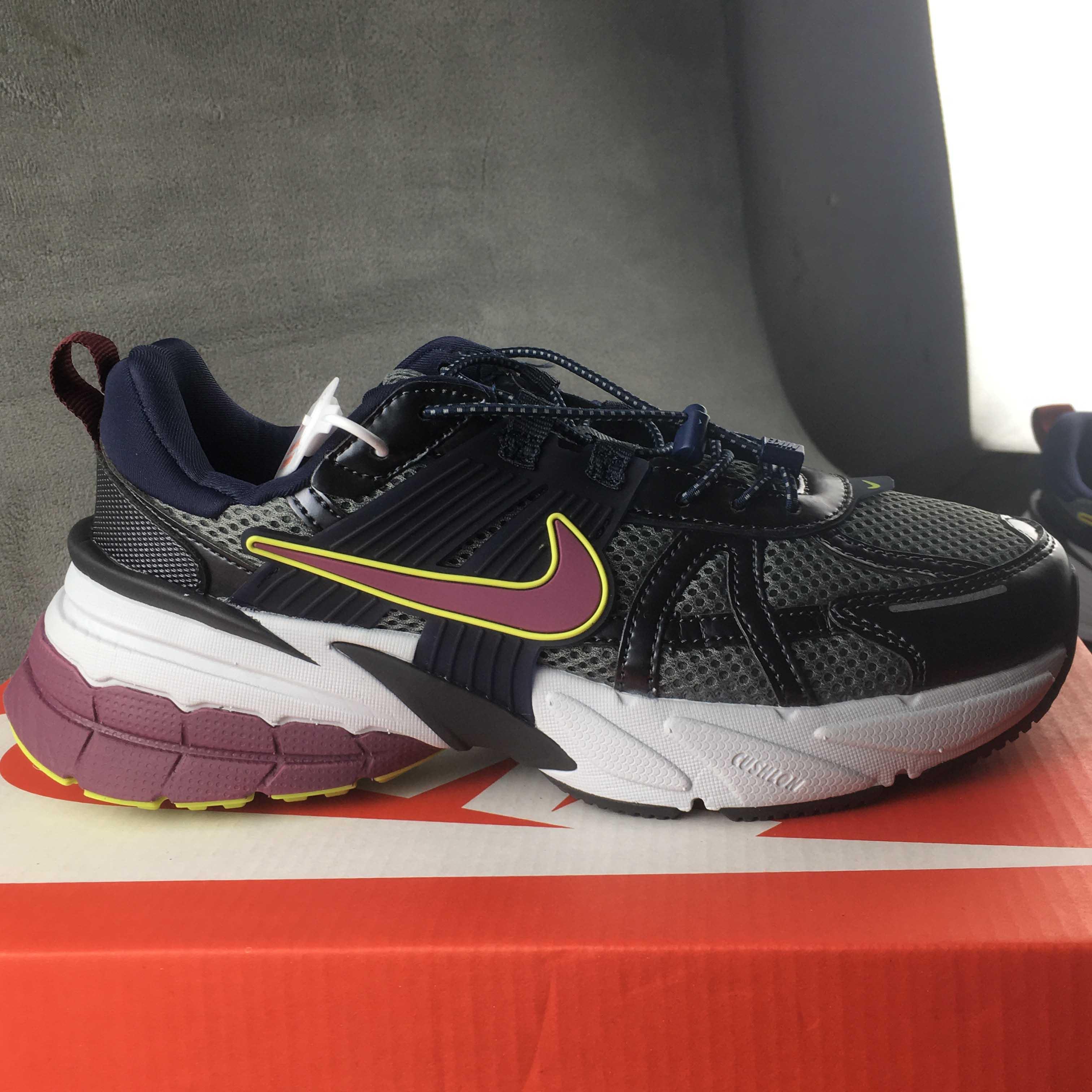Nike V2K Runtekk  Sneaker            fd0736-400 - PerfectKickZ