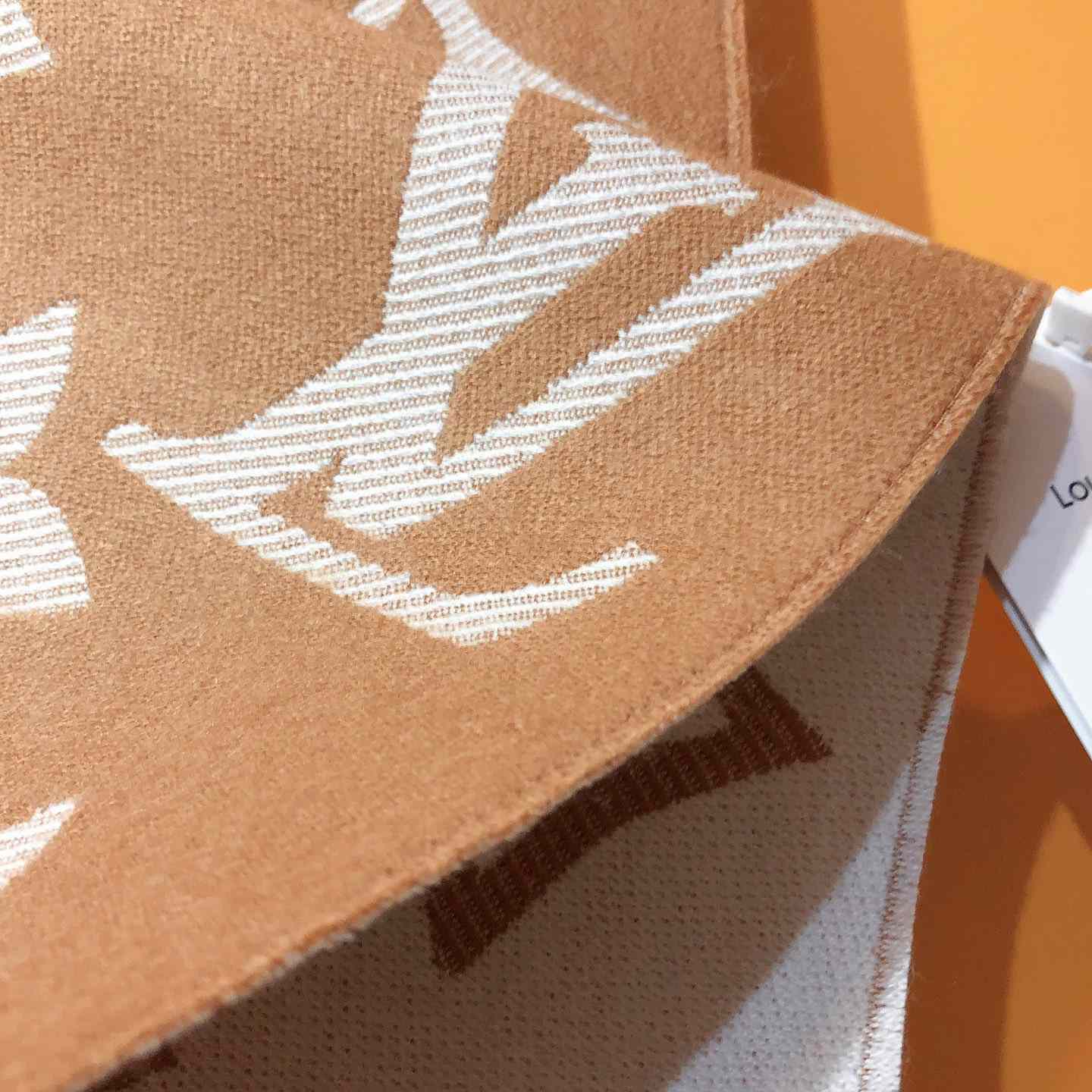 Louis Vuitton LV Essential Scarf - PerfectKickZ