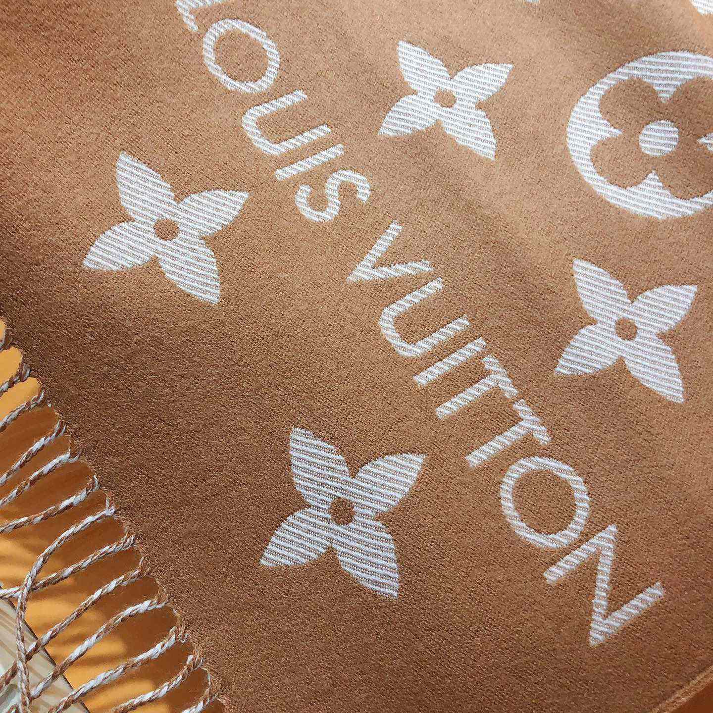 Louis Vuitton LV Essential Scarf - PerfectKickZ