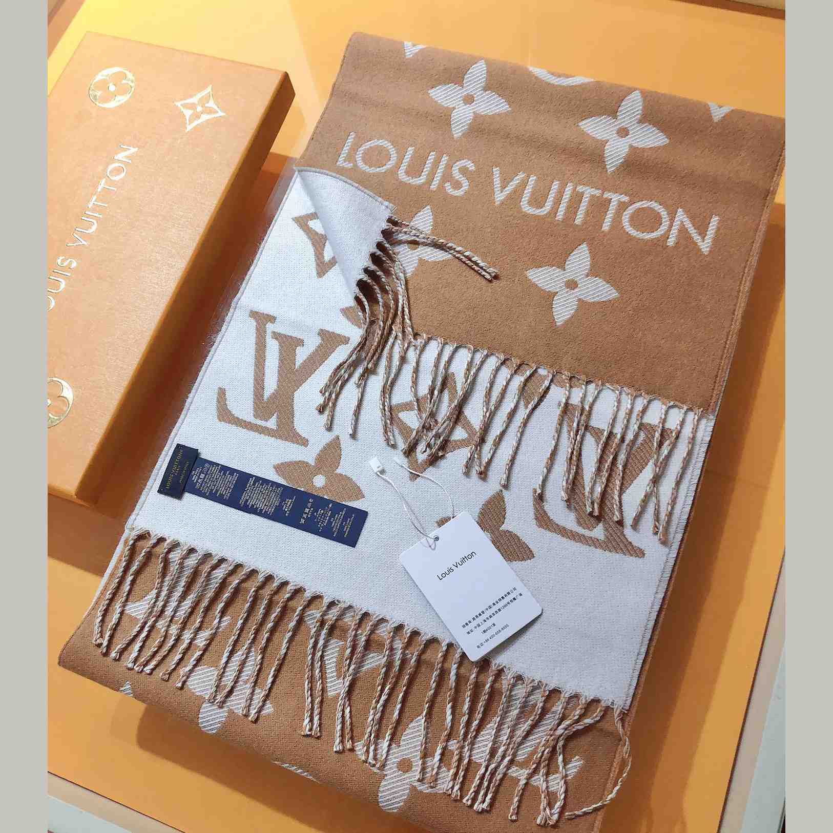Louis Vuitton LV Essential Scarf - PerfectKickZ