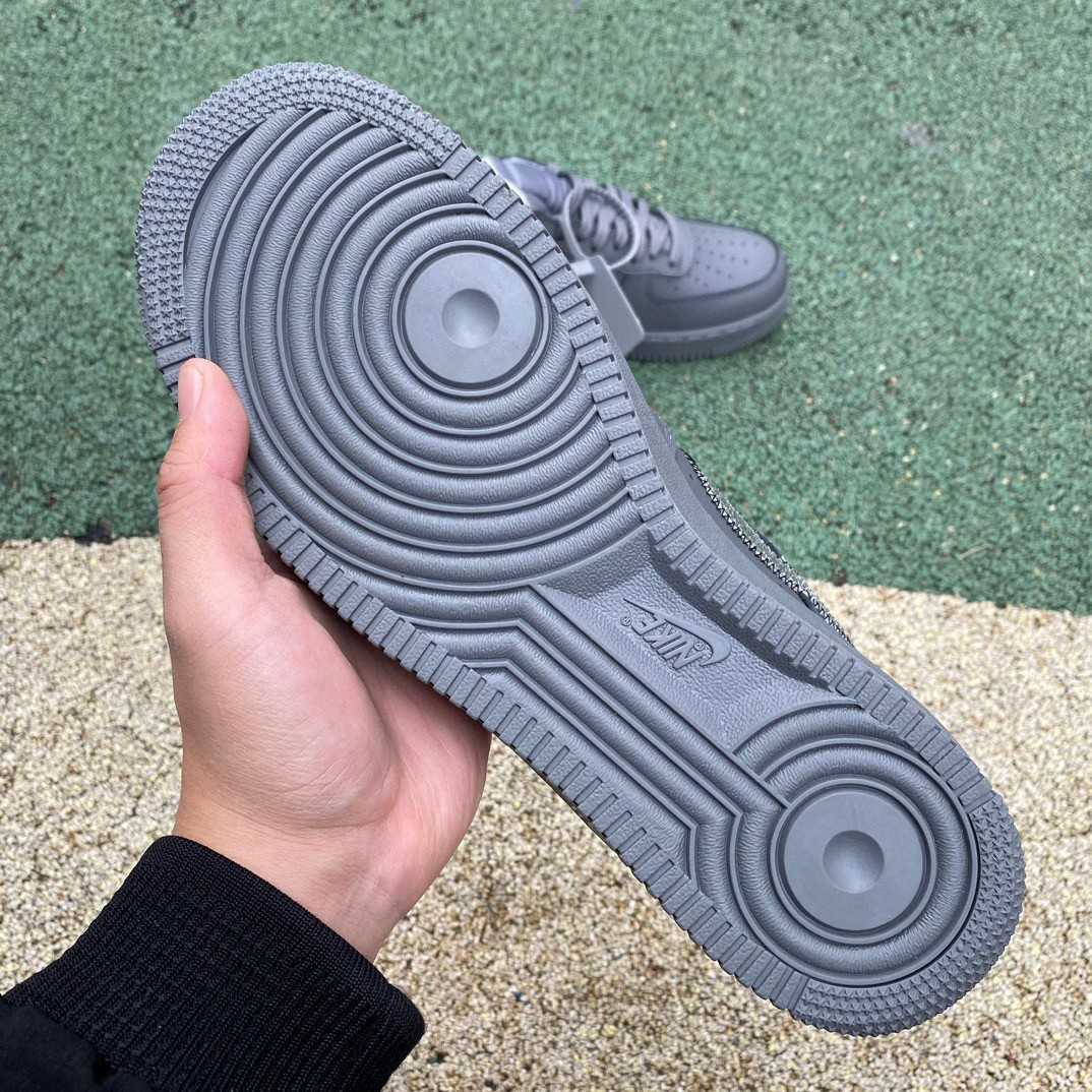 Off-White x Nike Air Force 1 Low "Ghost Grey" Sneaker       DX1419-500 - 