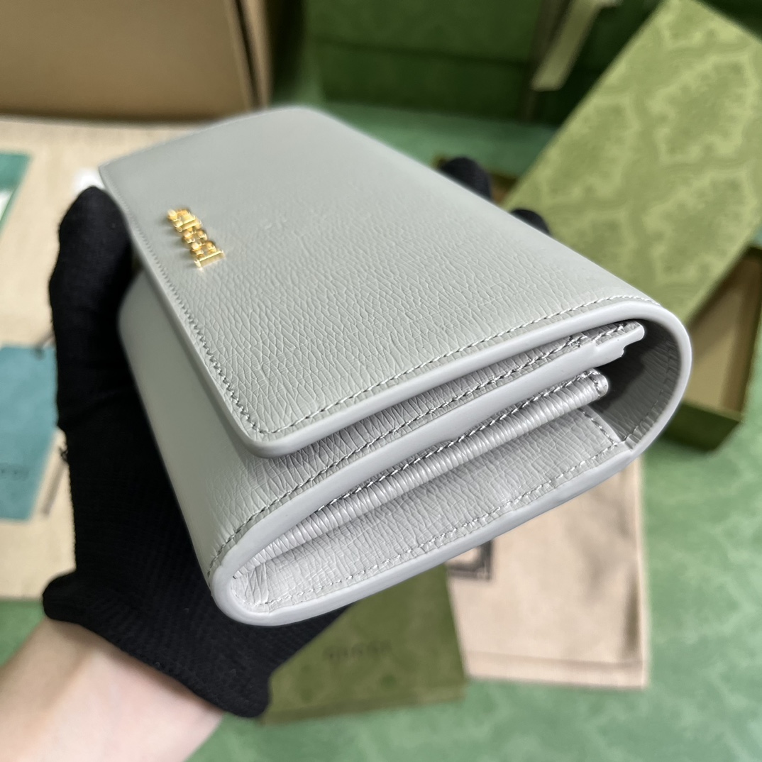 Gucci Continental Wallet With Gucci Script - PerfectKickZ