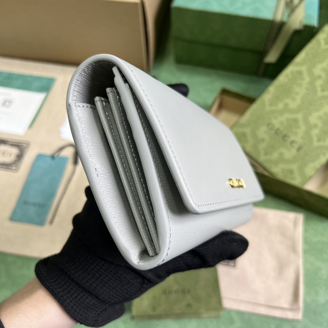 Gucci Continental Wallet With Gucci Script - PerfectKickZ