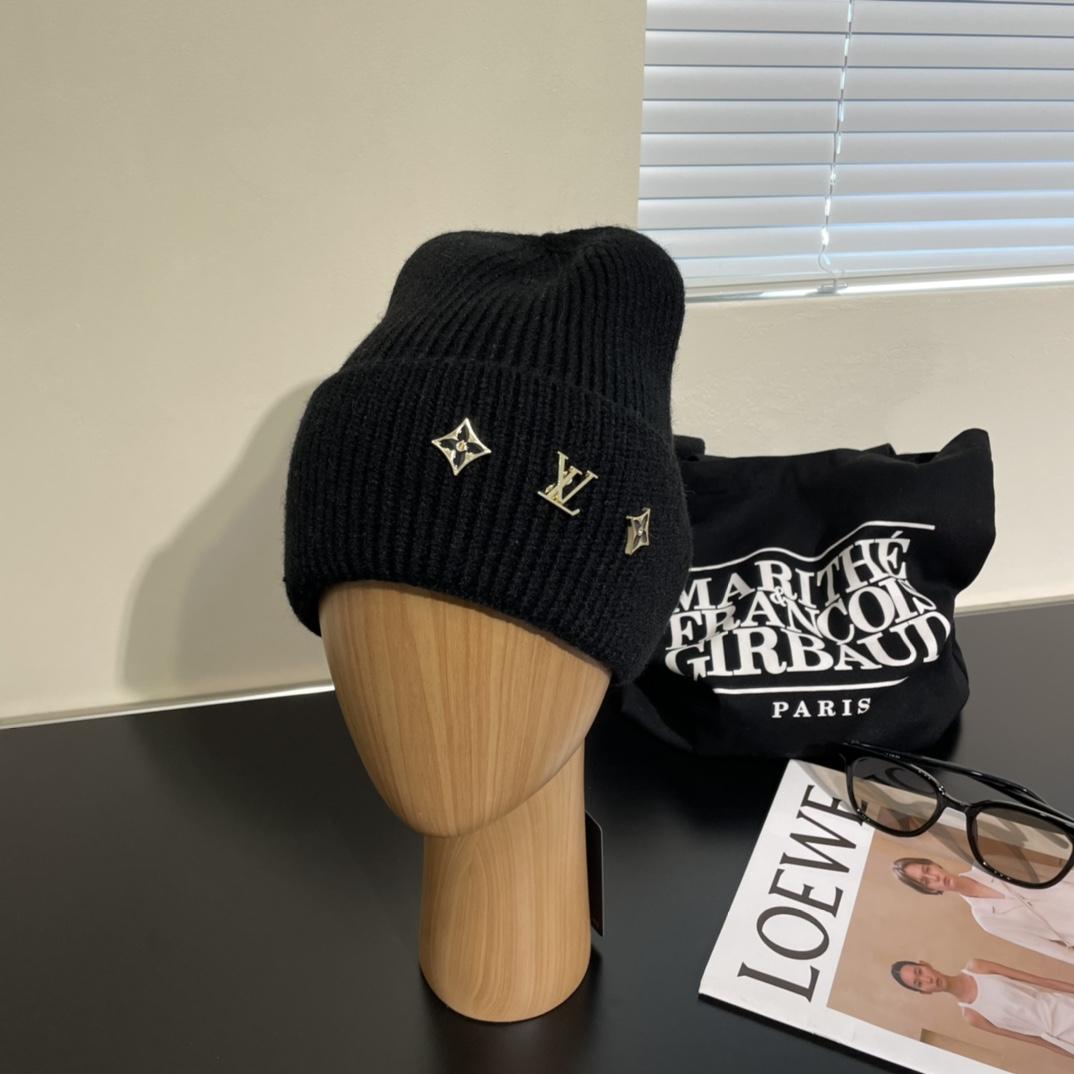 Louis Vuitton LV Beanie     - 