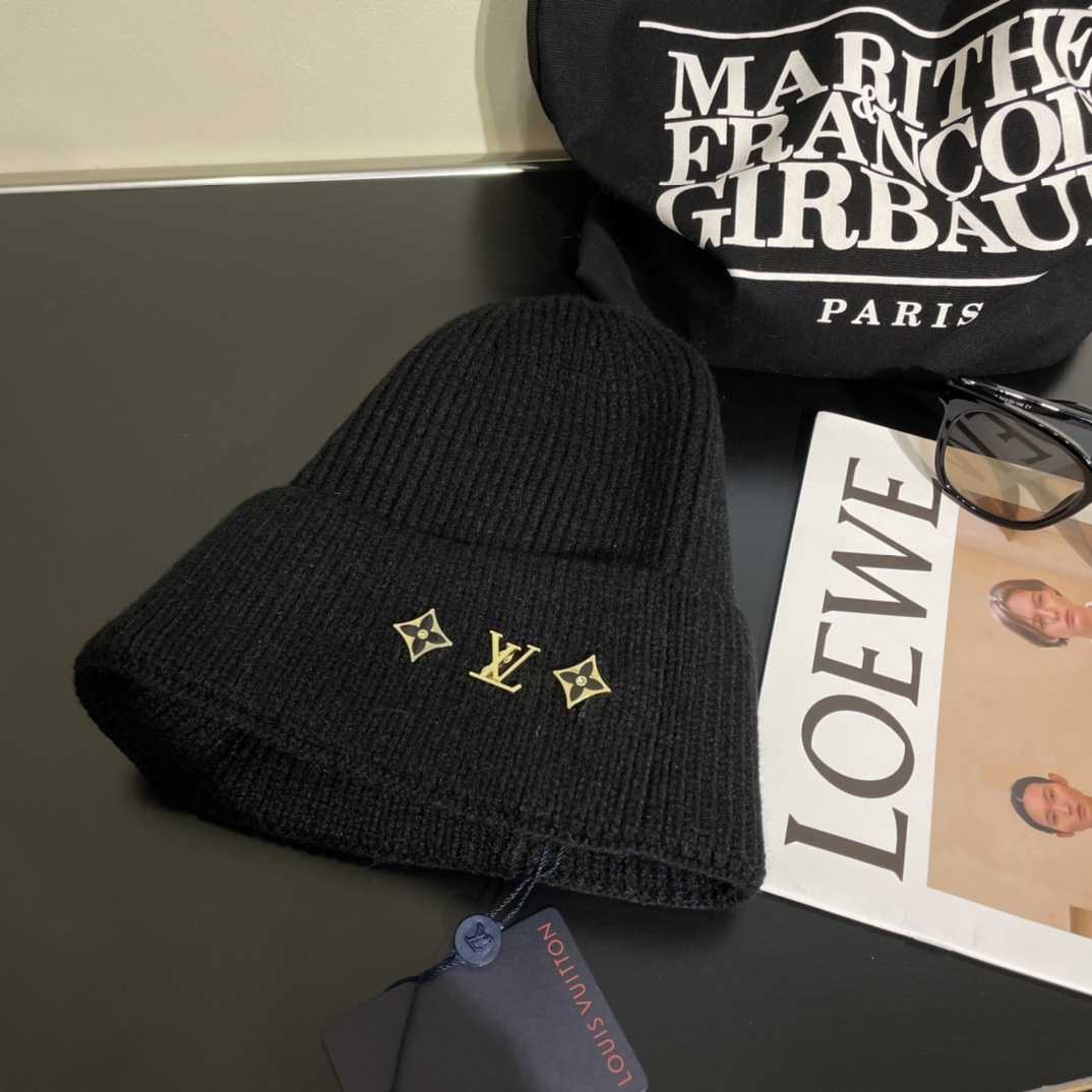 Louis Vuitton LV Beanie     - 