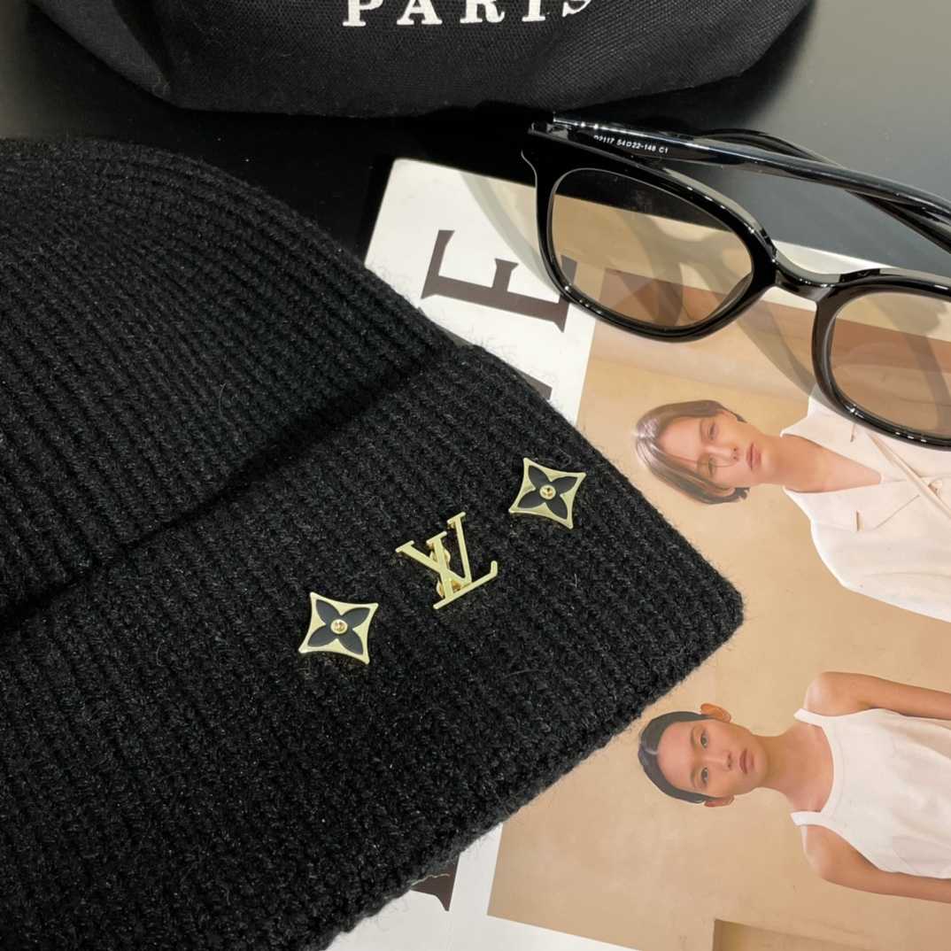 Louis Vuitton LV Beanie     - 