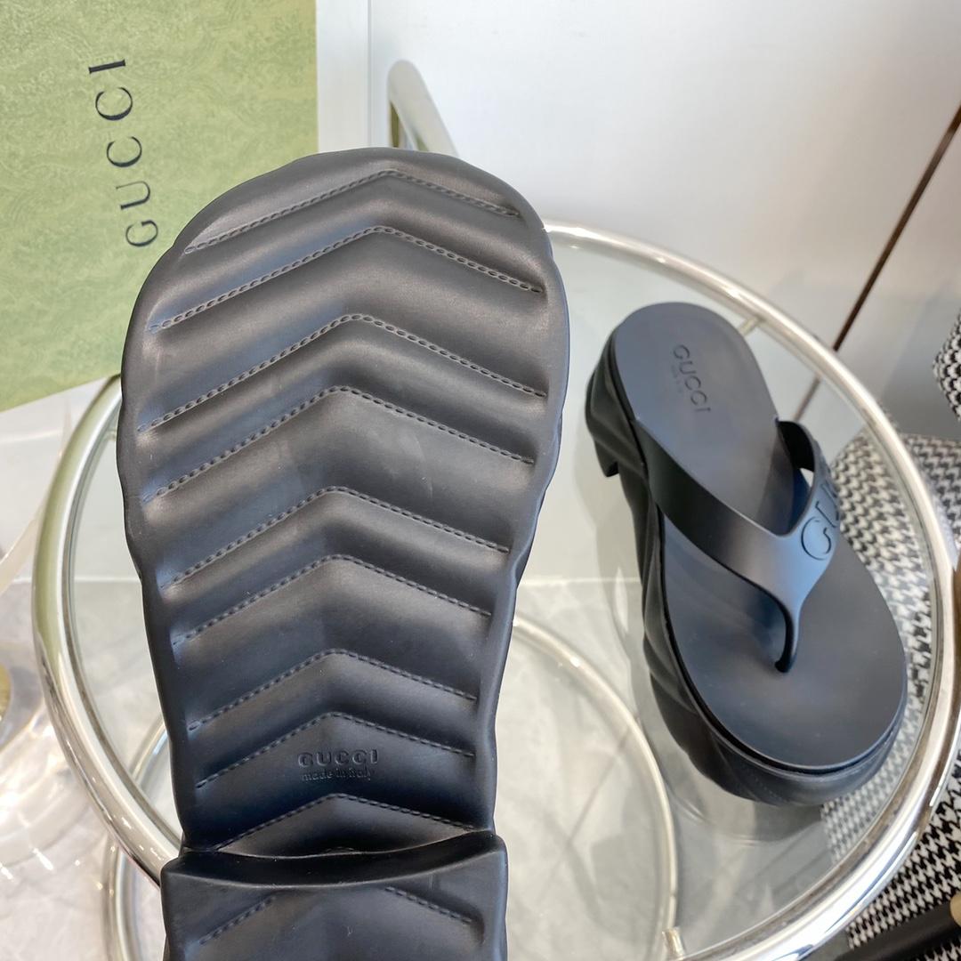 Gucci Rubber Thong Sandals - PerfectKickZ