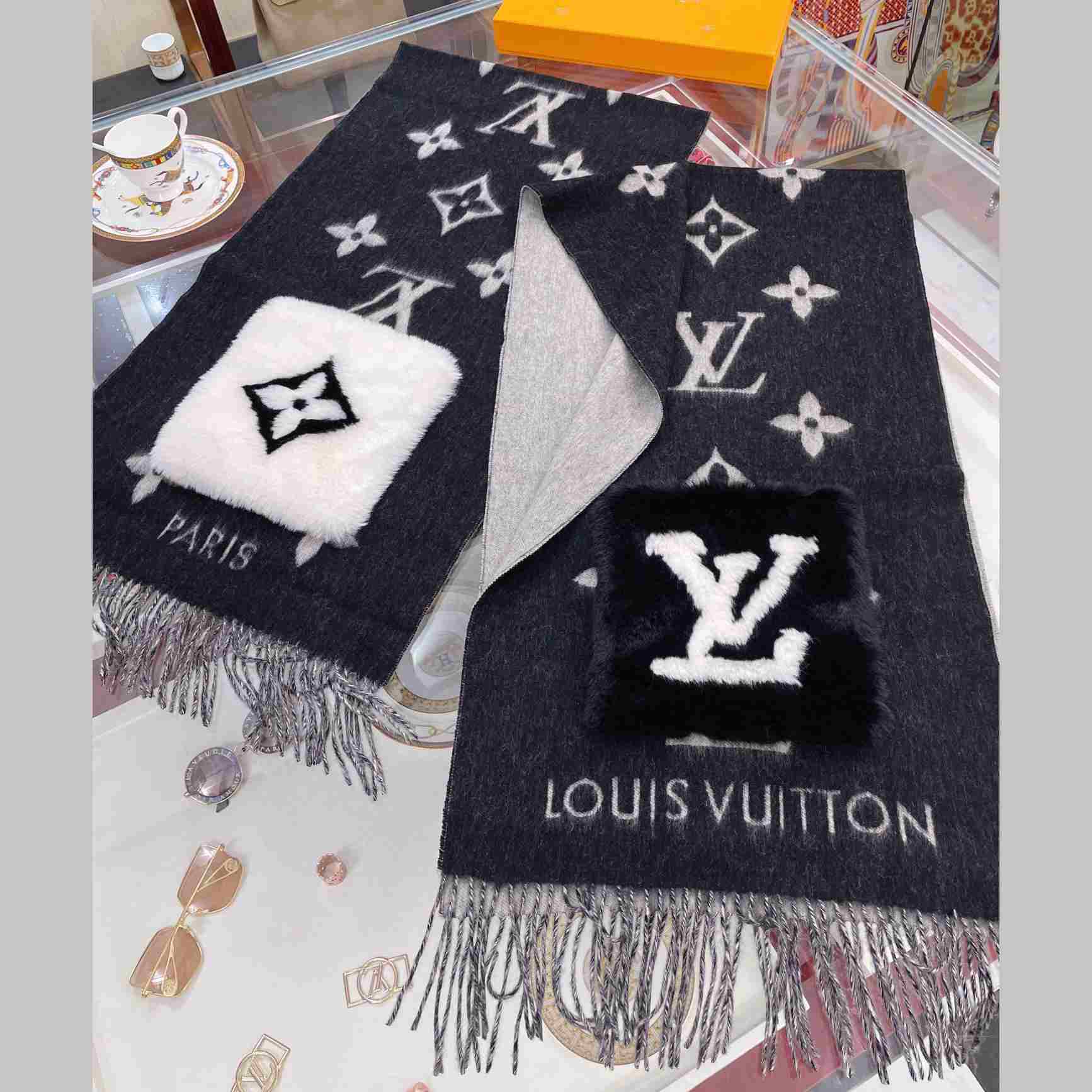 Louis Vuitton Cold Reykjavik Scarf - PerfectKickZ
