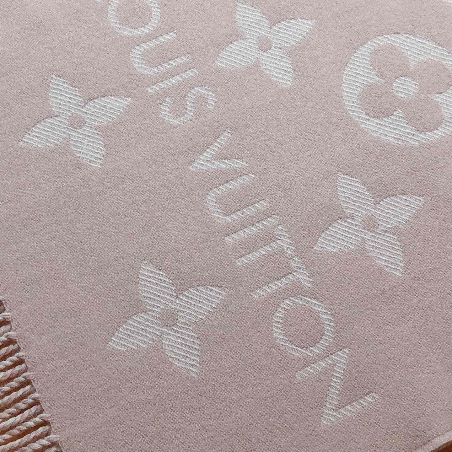 Louis Vuitton LV Essential Scarf - PerfectKickZ