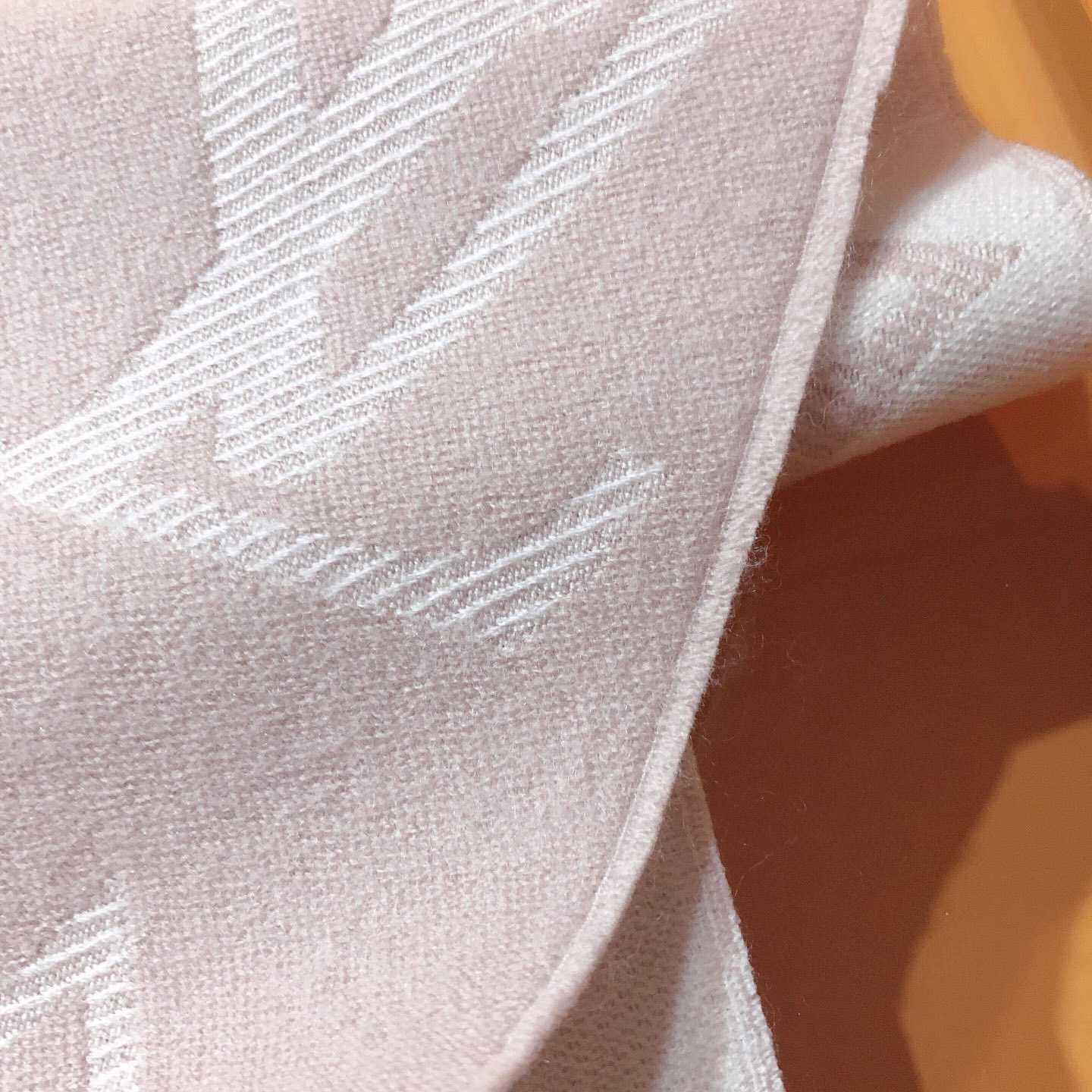 Louis Vuitton LV Essential Scarf - PerfectKickZ