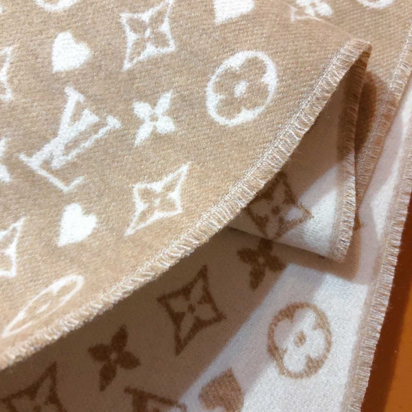 Louis Vuitton LV Scarf - PerfectKickZ