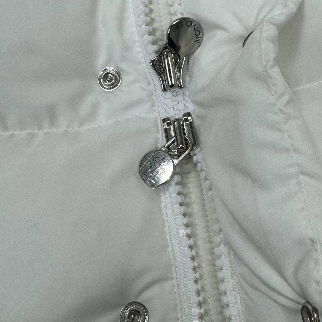 Moncler Vezere Short Down Jacket - 