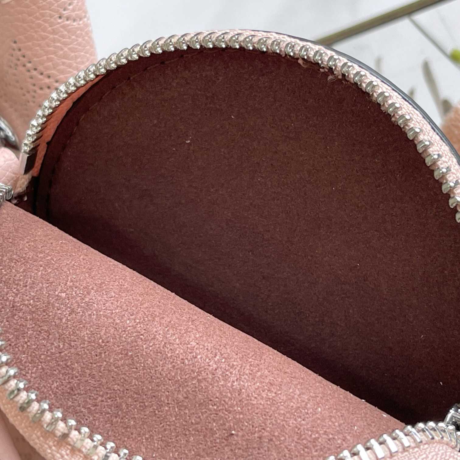 Louis Vuitton Bella (19×22×14cm)  M23195 - PerfectKickZ