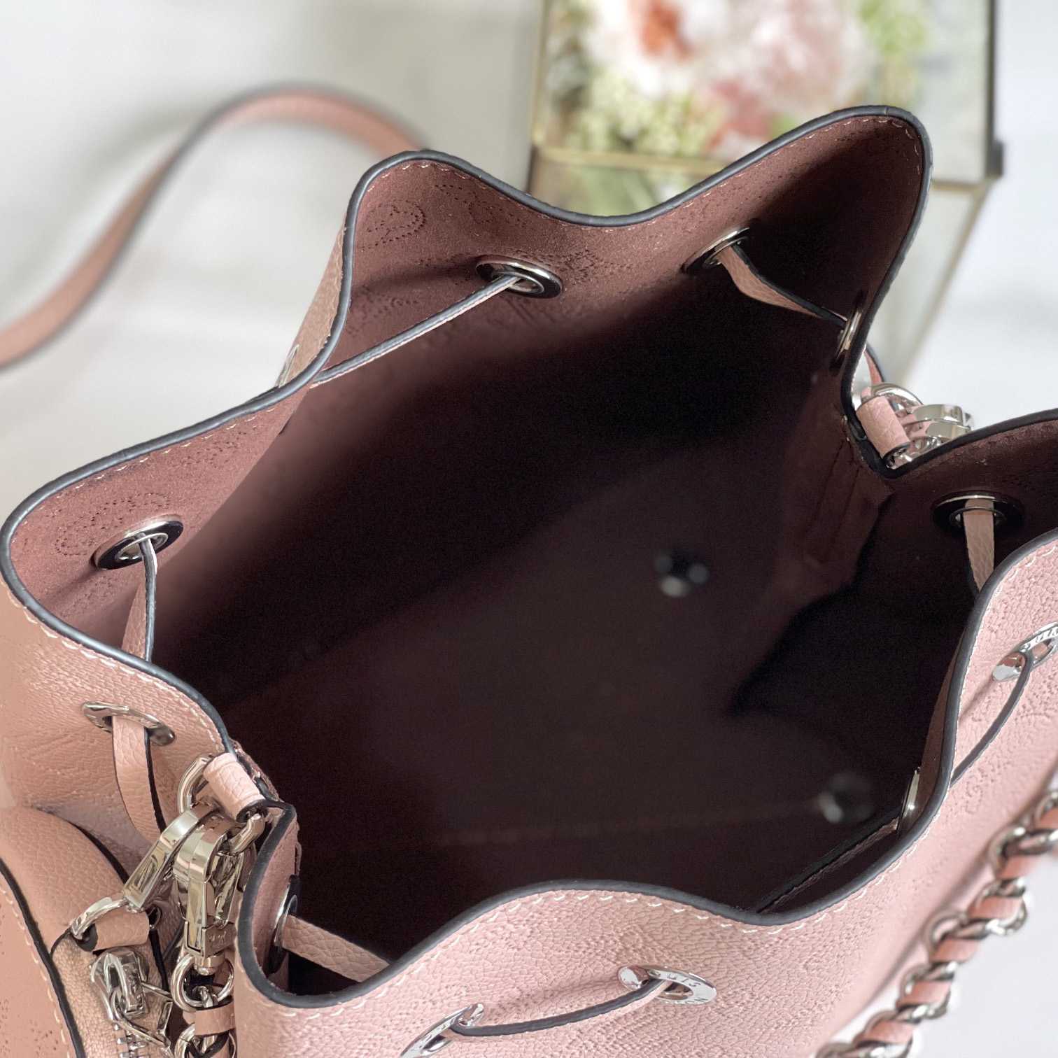 Louis Vuitton Bella (19×22×14cm)  M23195 - PerfectKickZ