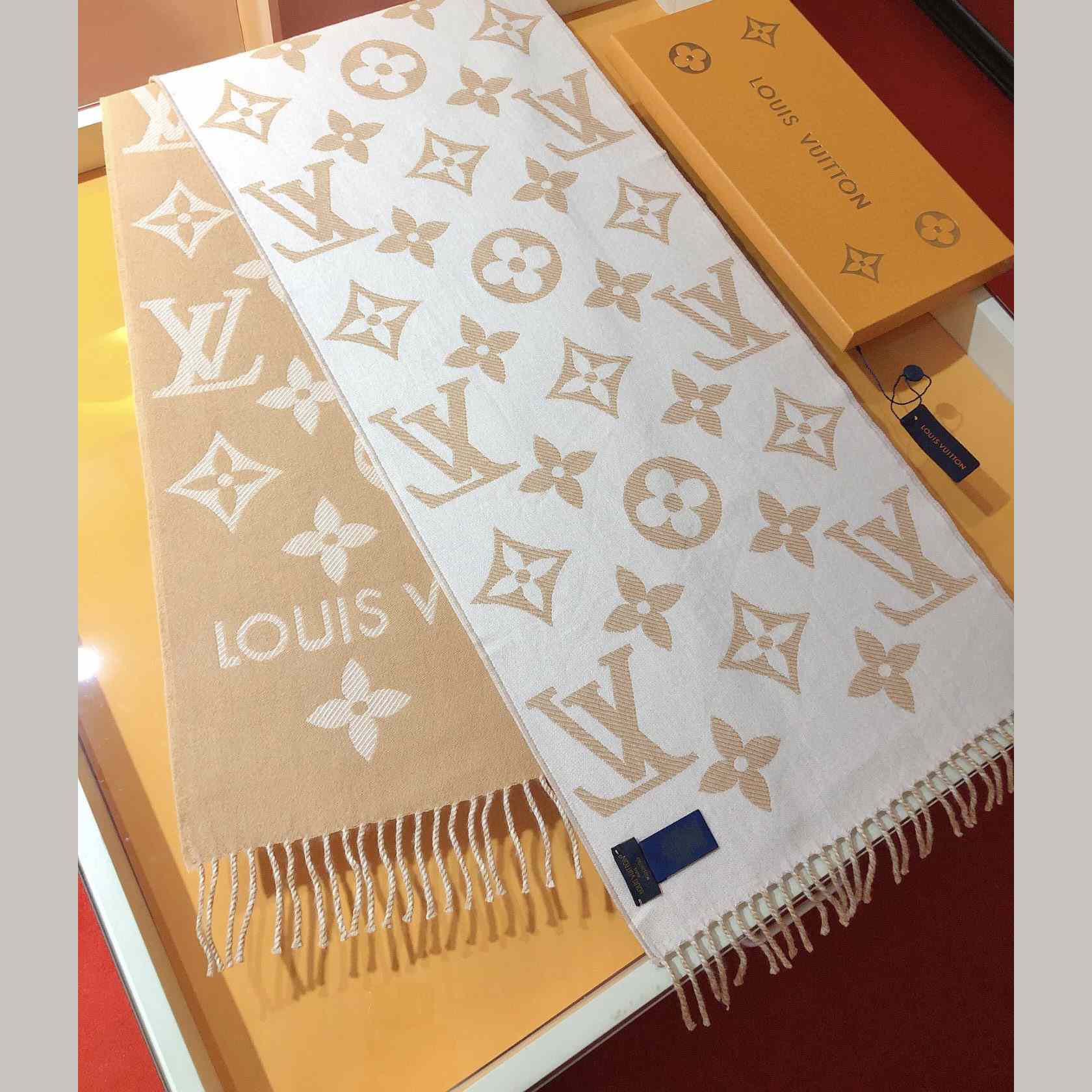 Louis Vuitton LV Essential Scarf - PerfectKickZ
