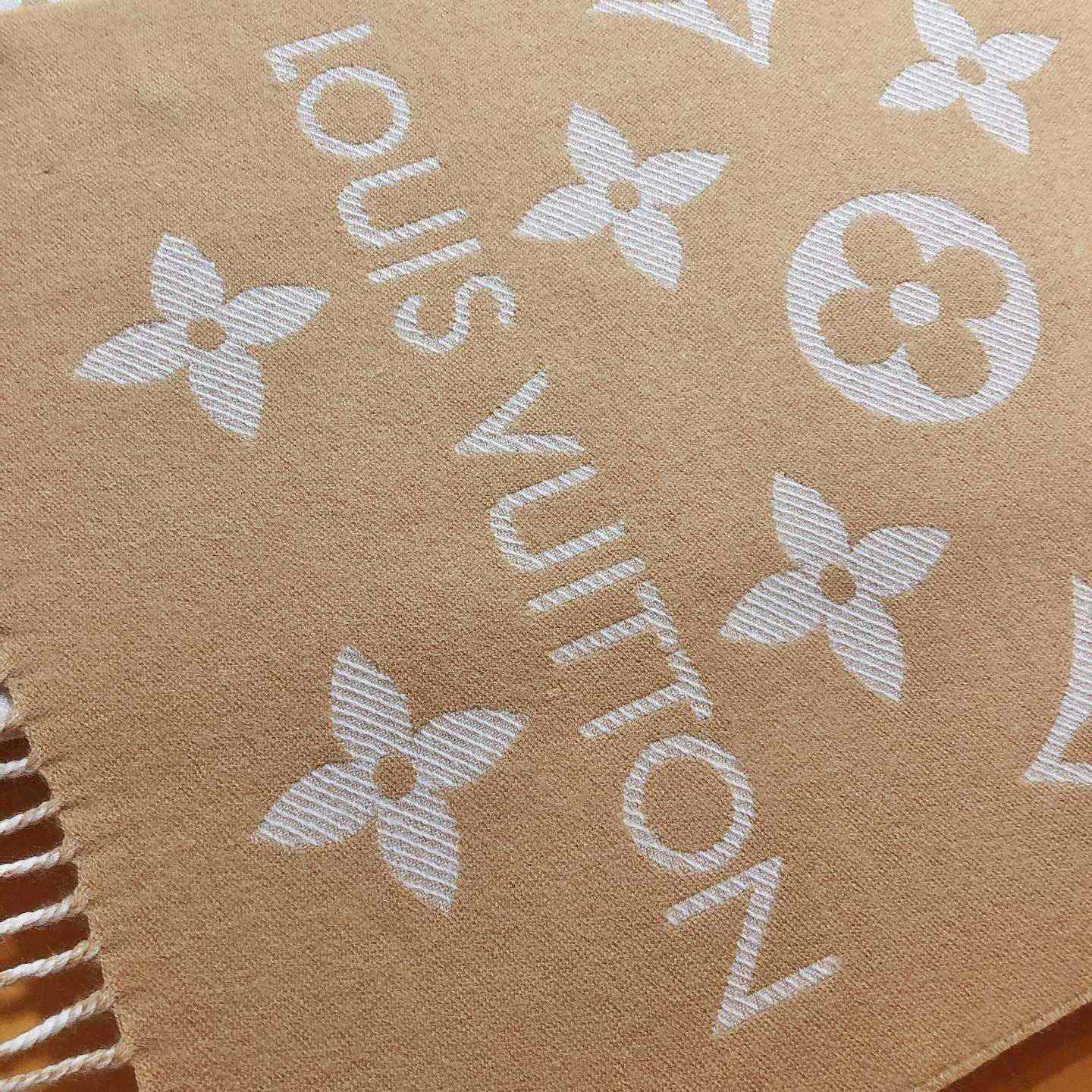 Louis Vuitton LV Essential Scarf - PerfectKickZ