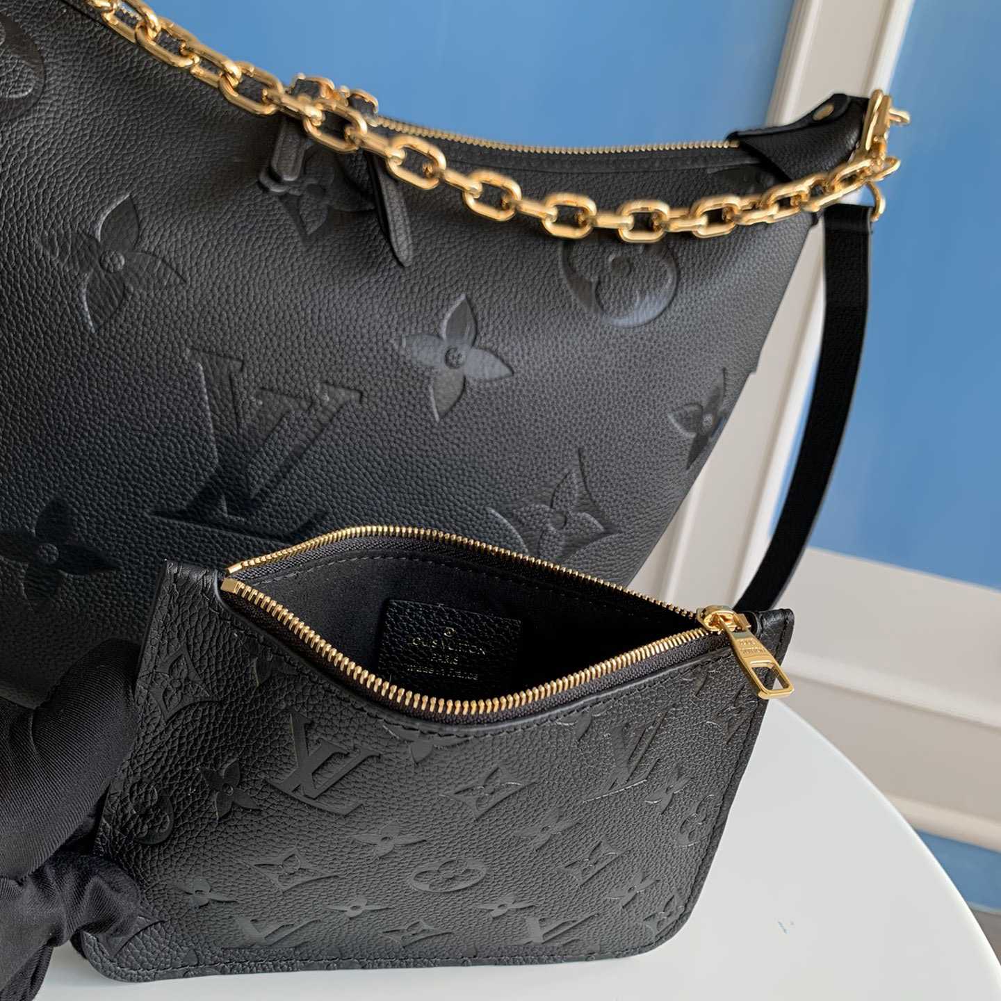 Louis Vuitton Loop Hobo          M46725 - PerfectKickZ
