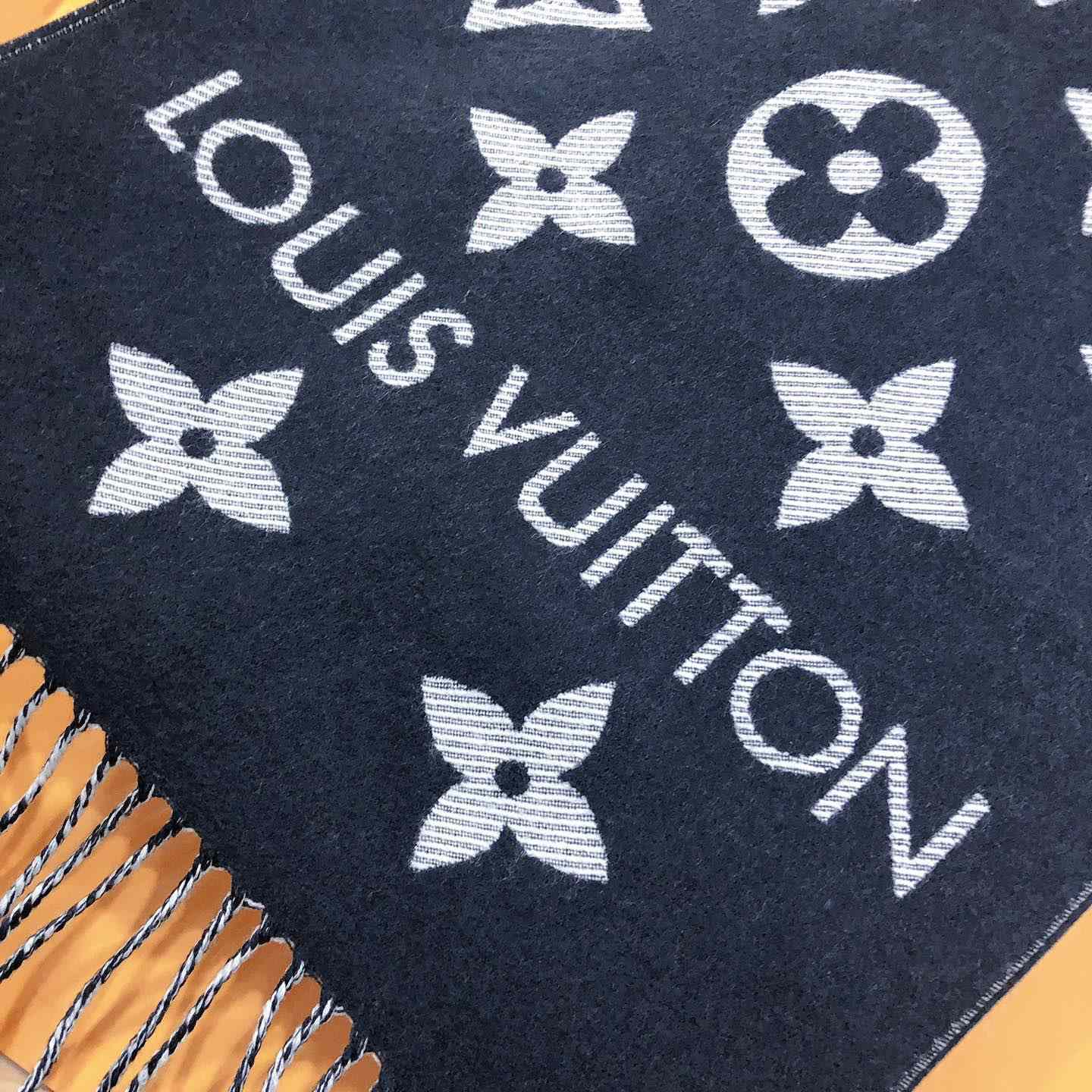 Louis Vuitton LV Essential Scarf - PerfectKickZ